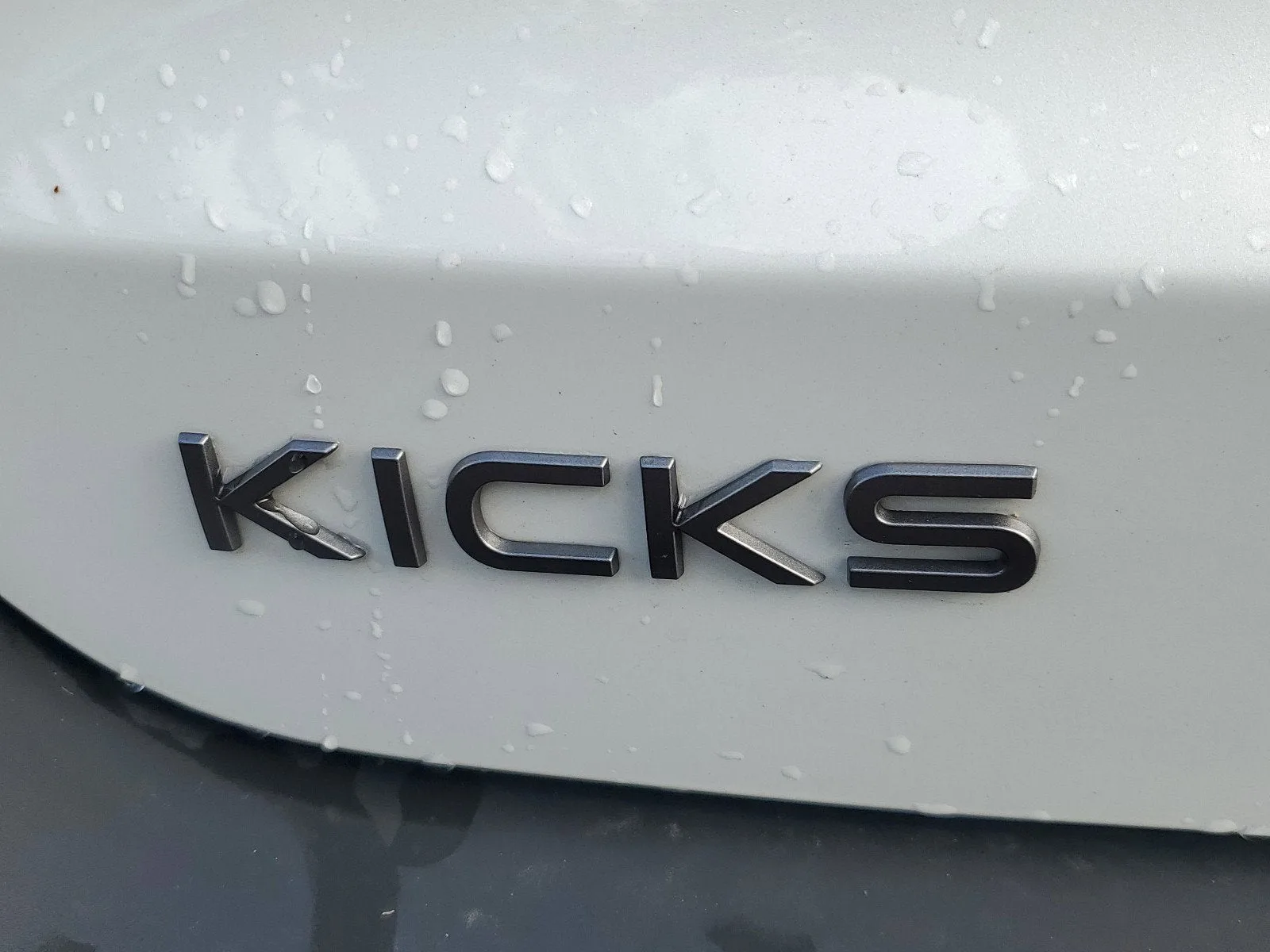 2025 Nissan Kicks SR photo 29