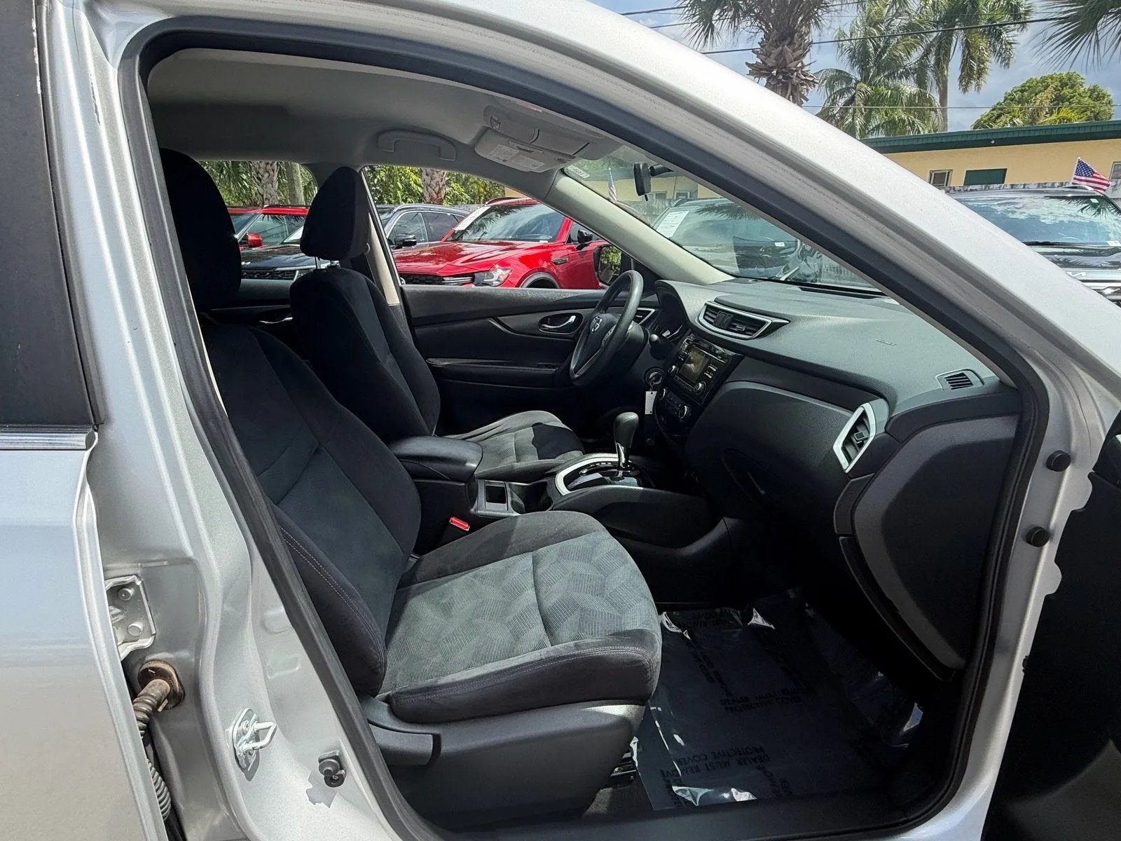 2016 Nissan Rogue S photo 16