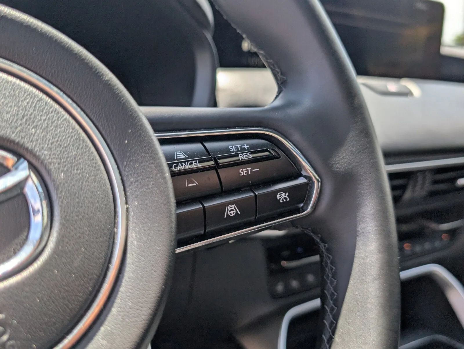 2025 Mazda CX-70 PHEV Premium Plus Package photo 28