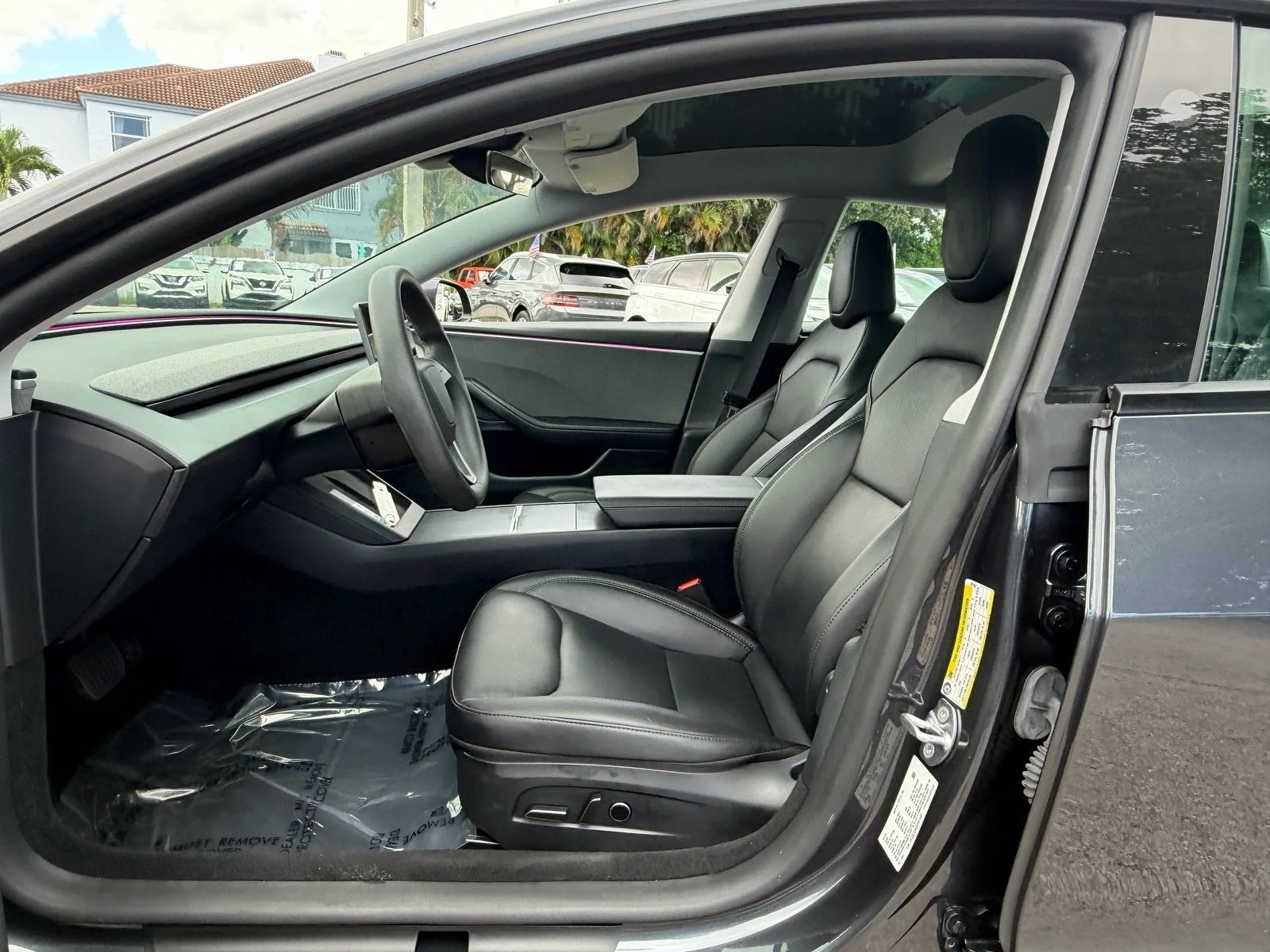 2025 Tesla Model 3 Long Range photo 9