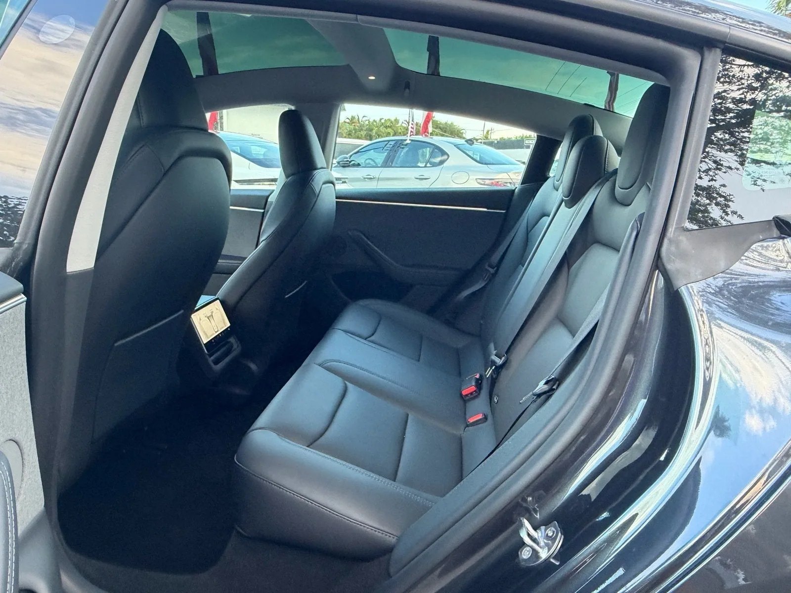2025 Tesla Model 3 Long Range photo 11
