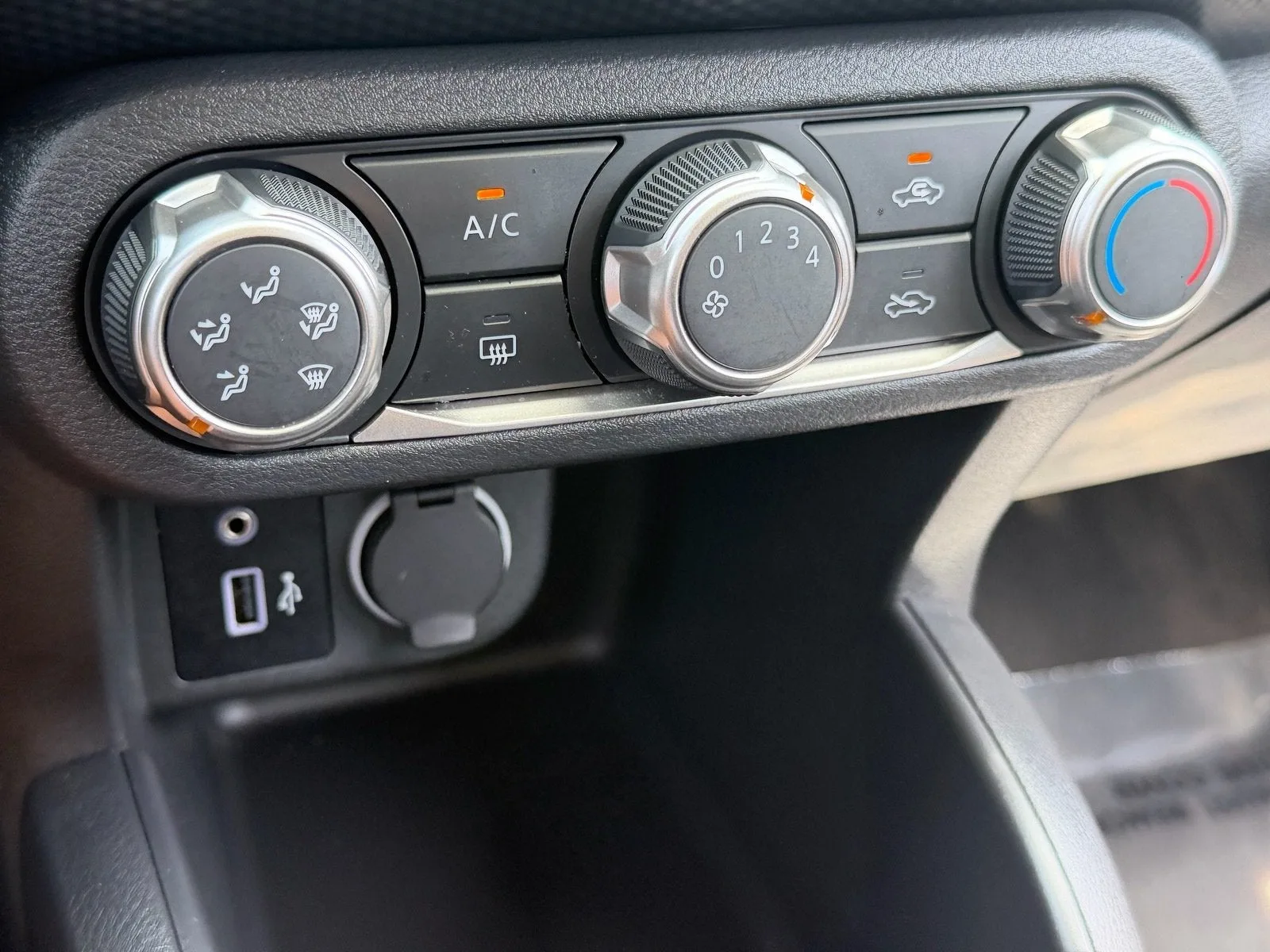 2025 Nissan Kicks Play S photo 22