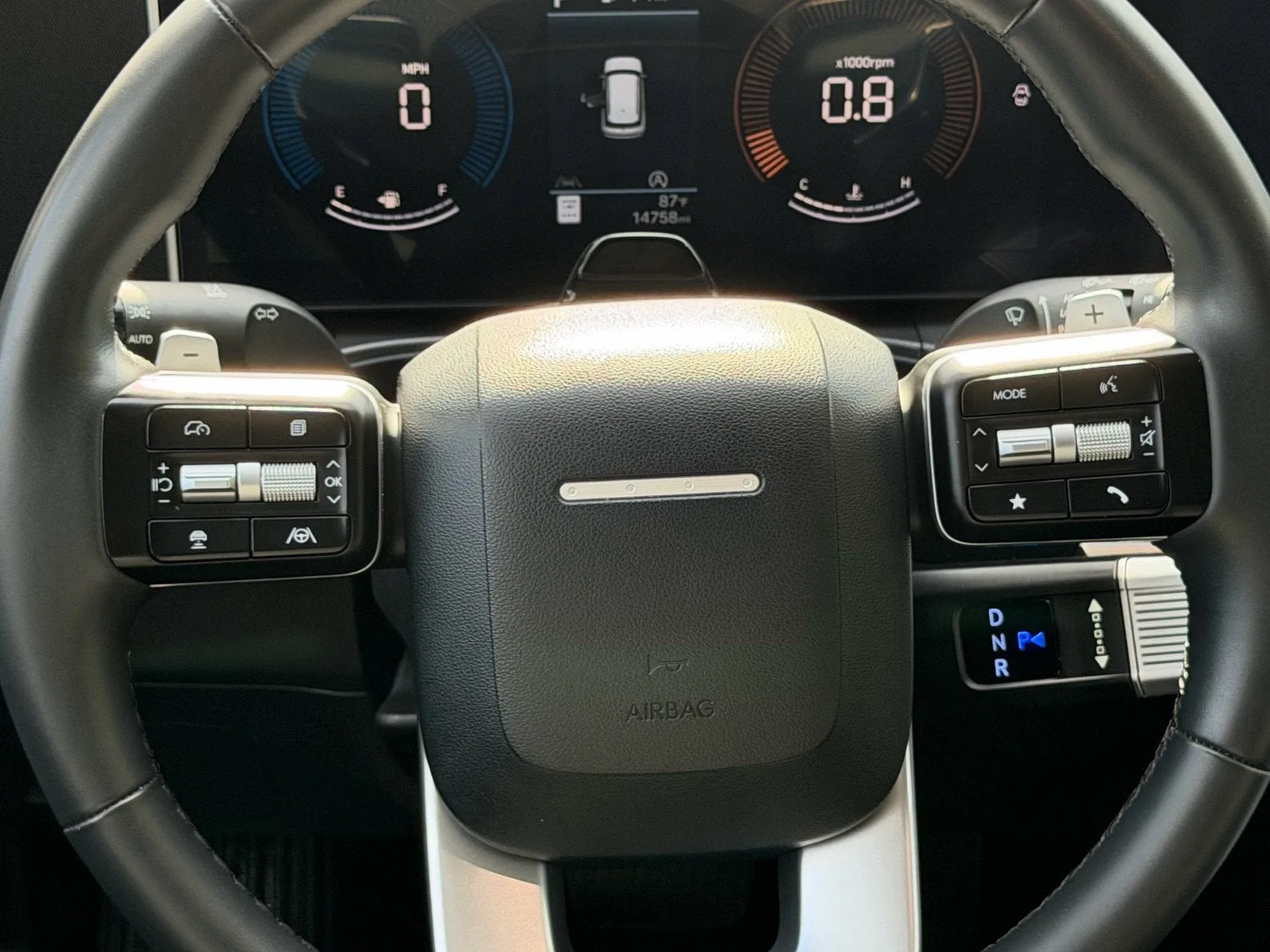 2025 Hyundai Santa Fe SEL photo 14