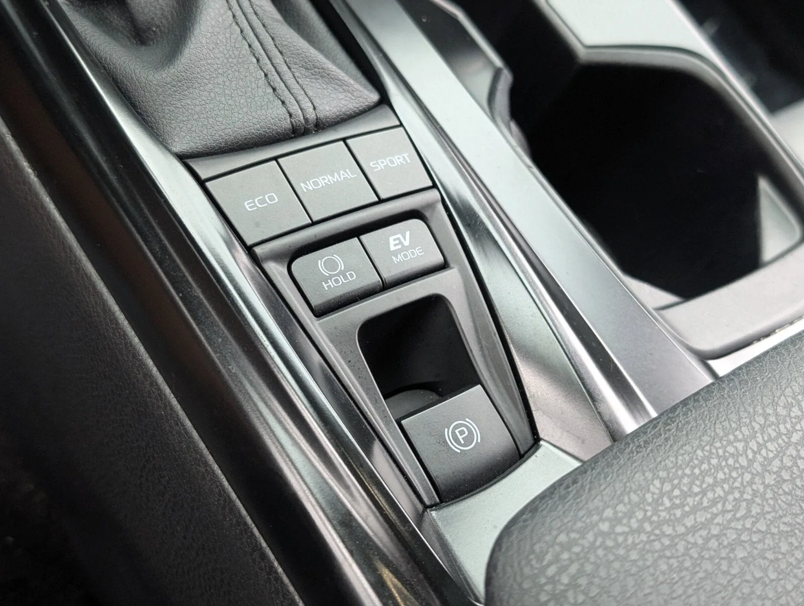 2025 Toyota Camry LE photo 25