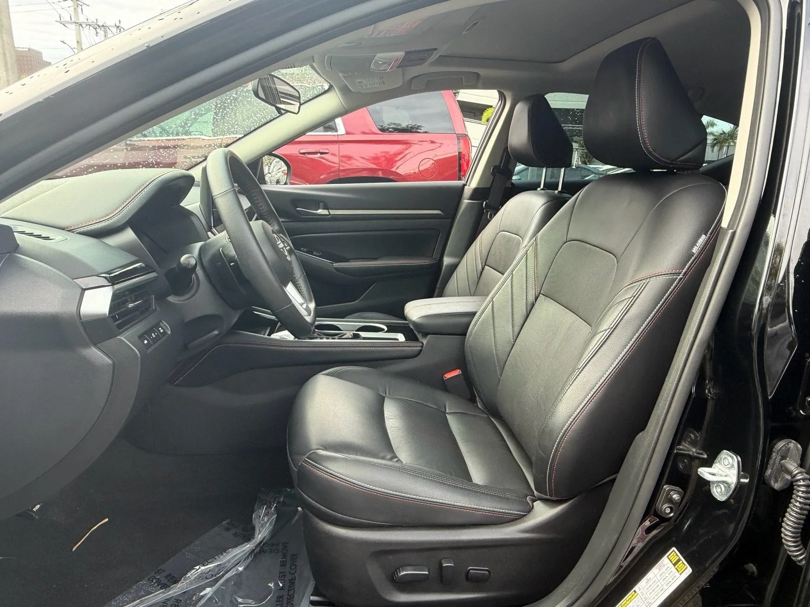 2024 Nissan Altima SR photo 9