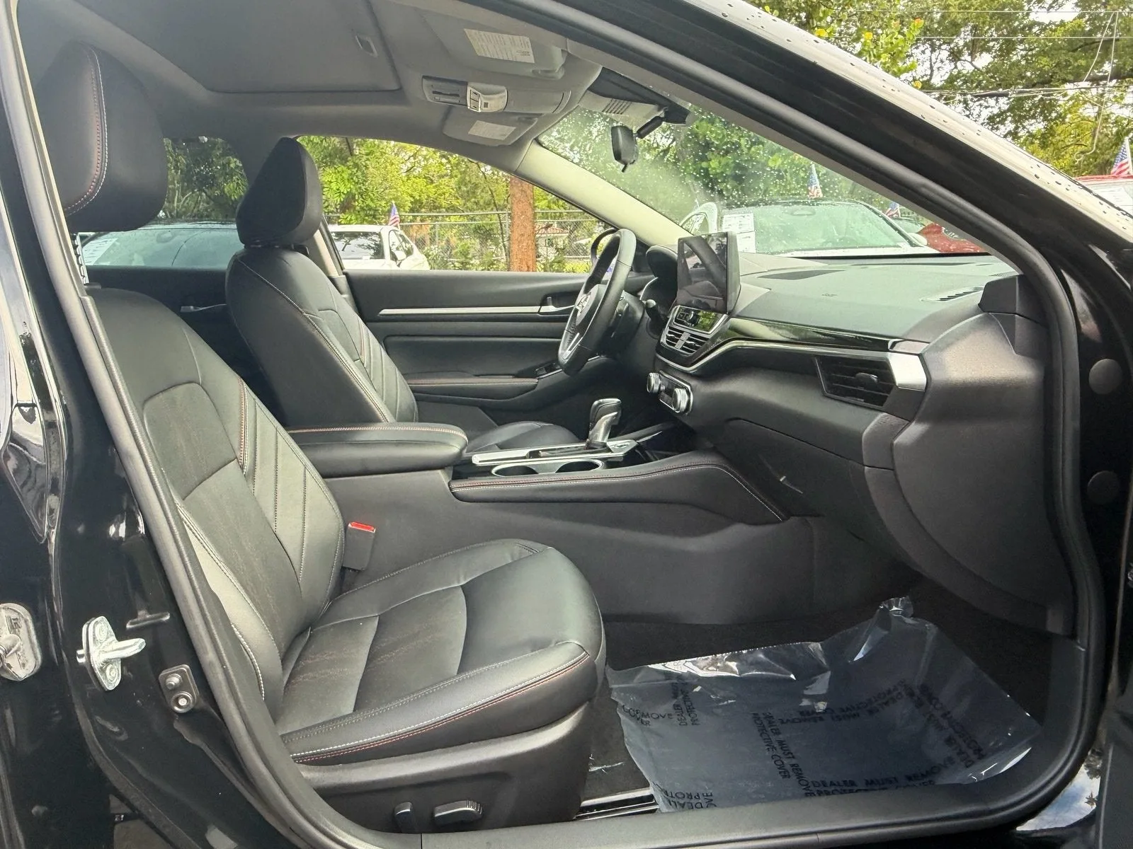 2024 Nissan Altima SR photo 17