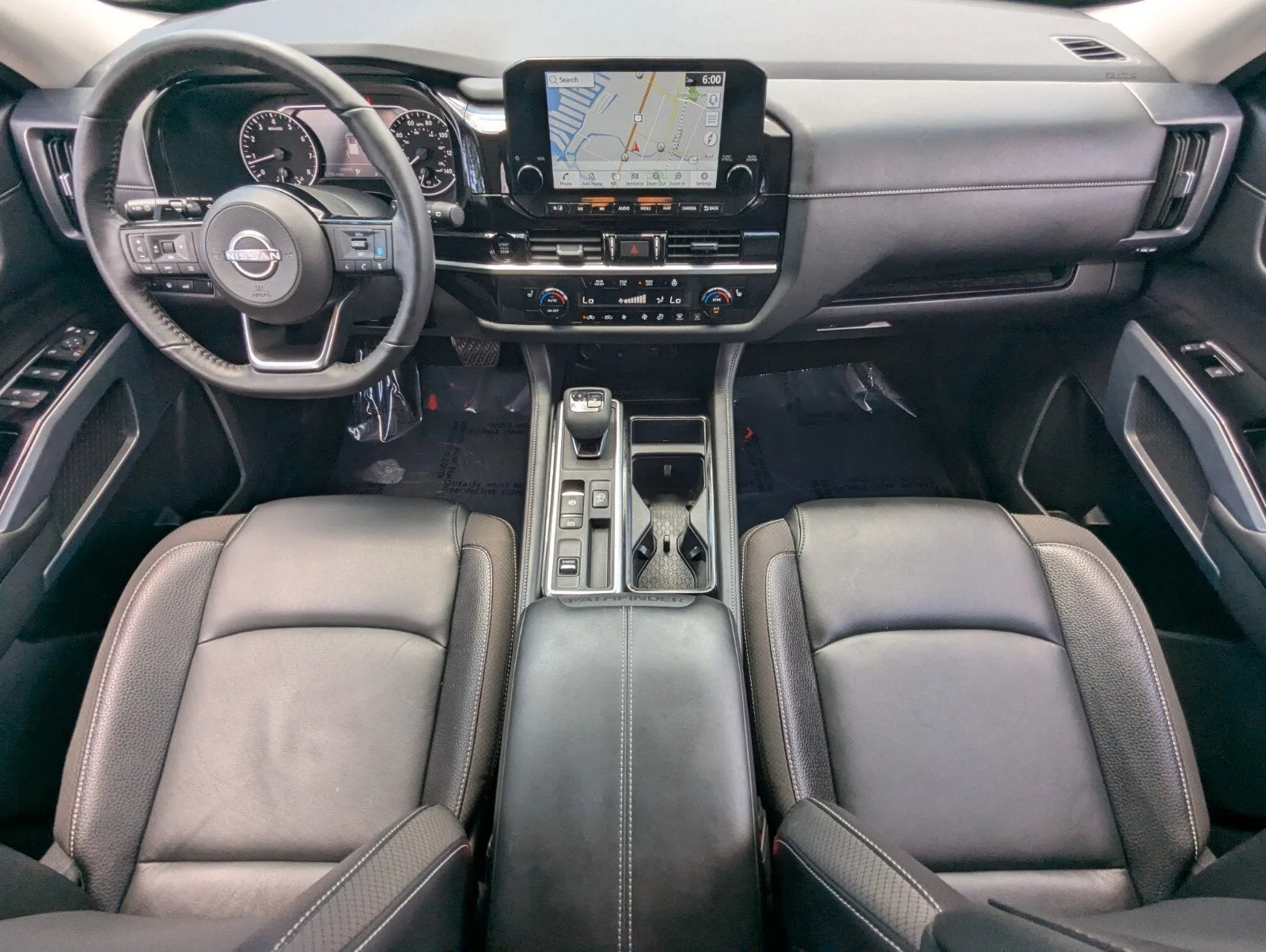 2025 Nissan Pathfinder SL photo 12