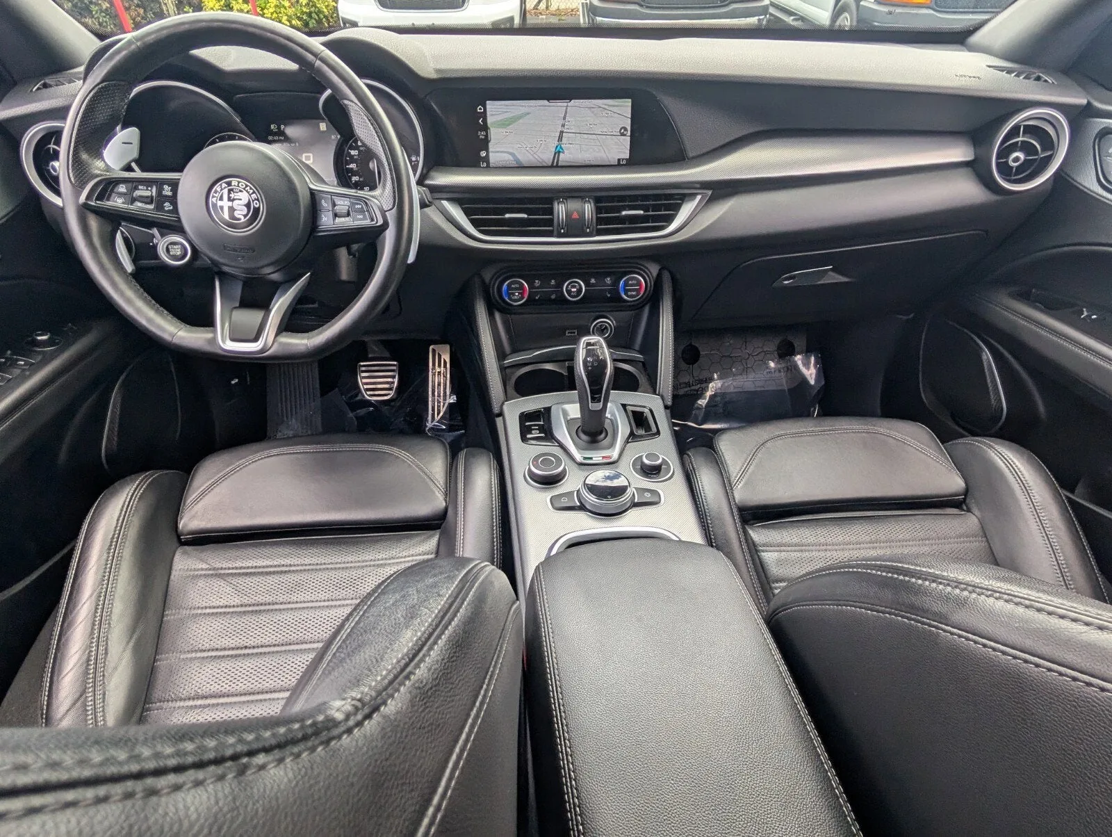 2022 Alfa Romeo Stelvio Veloce photo 13