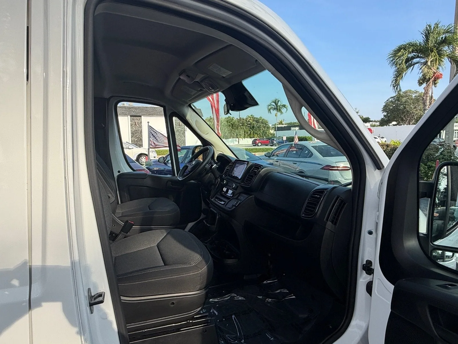 2025 RAM ProMaster Cargo Van Tradesman photo 11