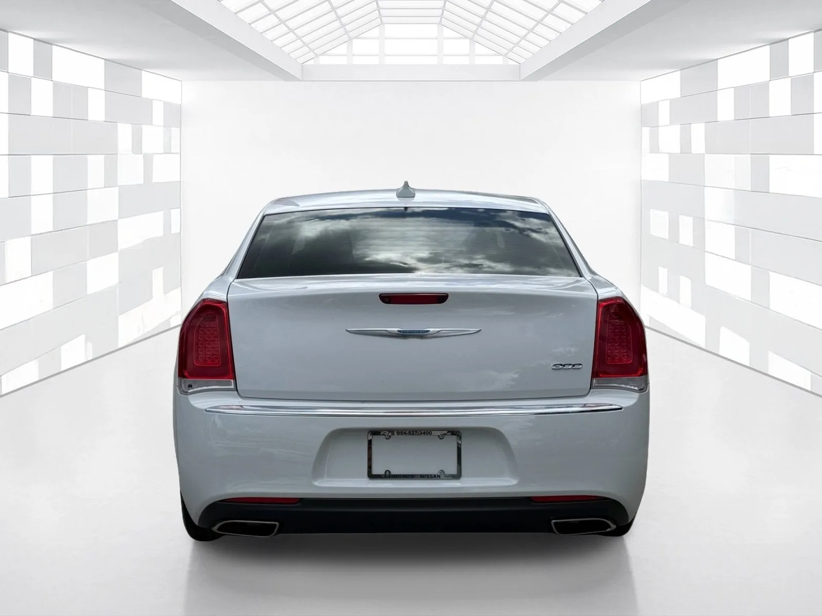 2023 Chrysler 300 Touring photo 6