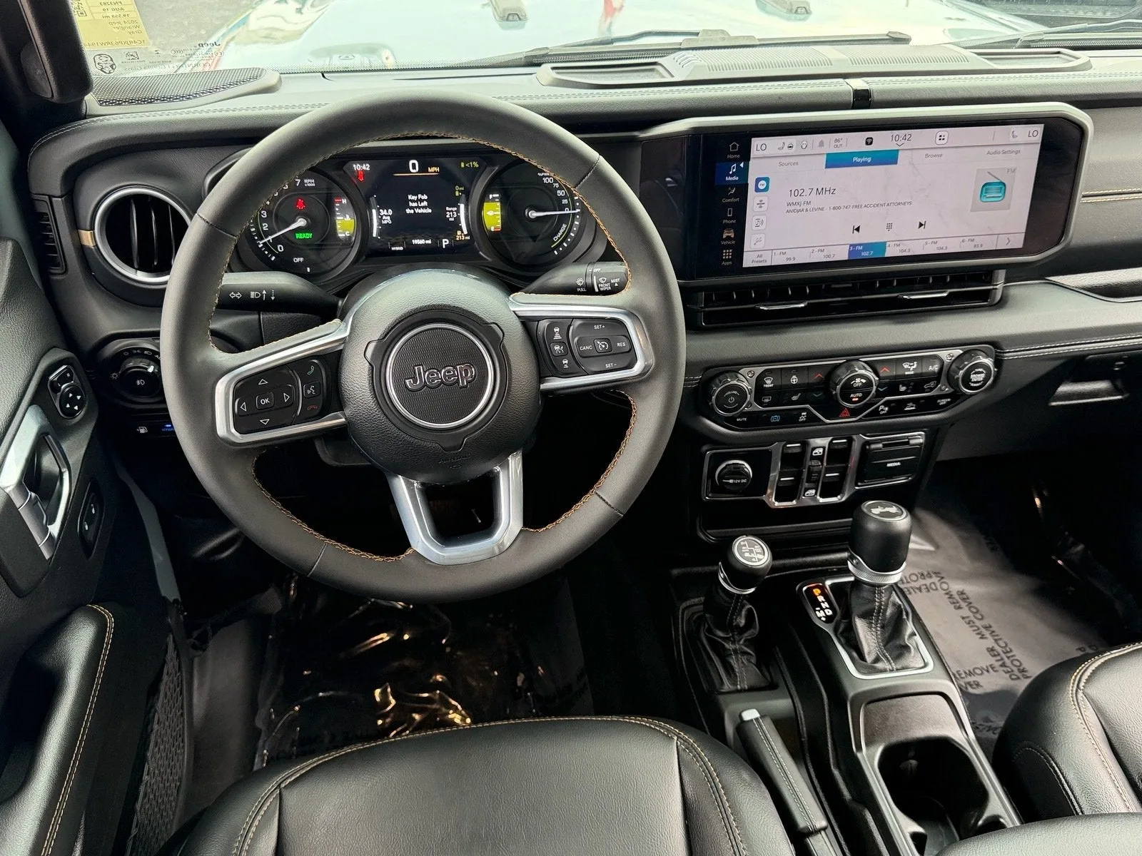 2024 Jeep Wrangler 4xe Sahara photo 13