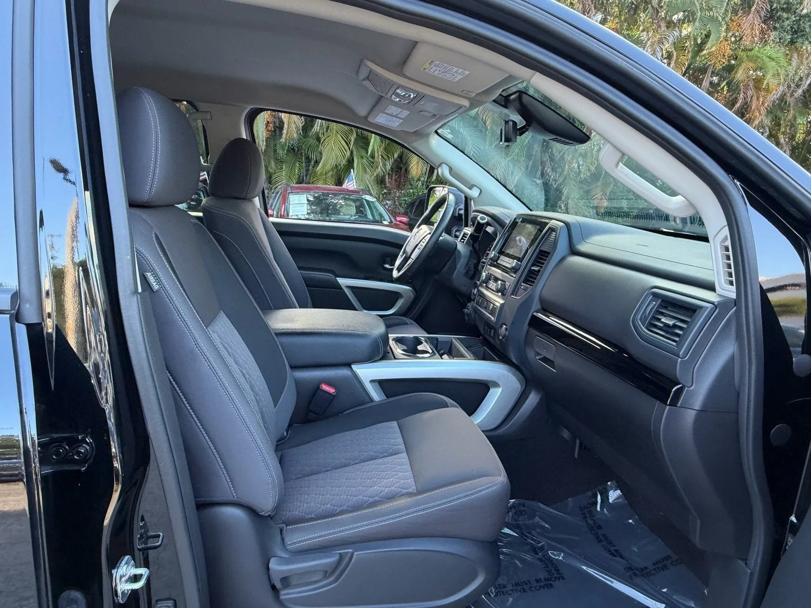 2024 Nissan Titan XD Crew Cab SV photo 17