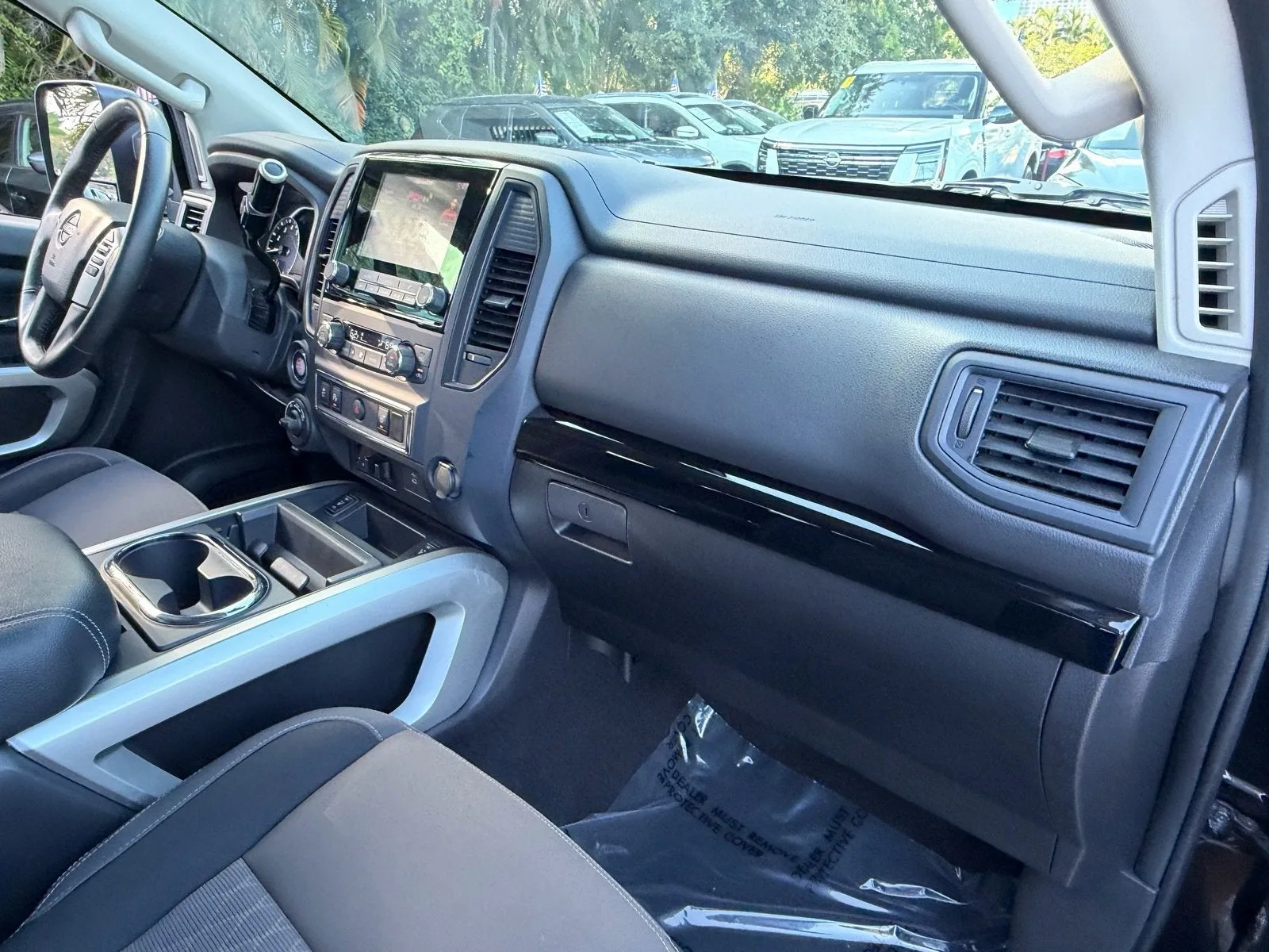 2024 Nissan Titan XD Crew Cab SV photo 18
