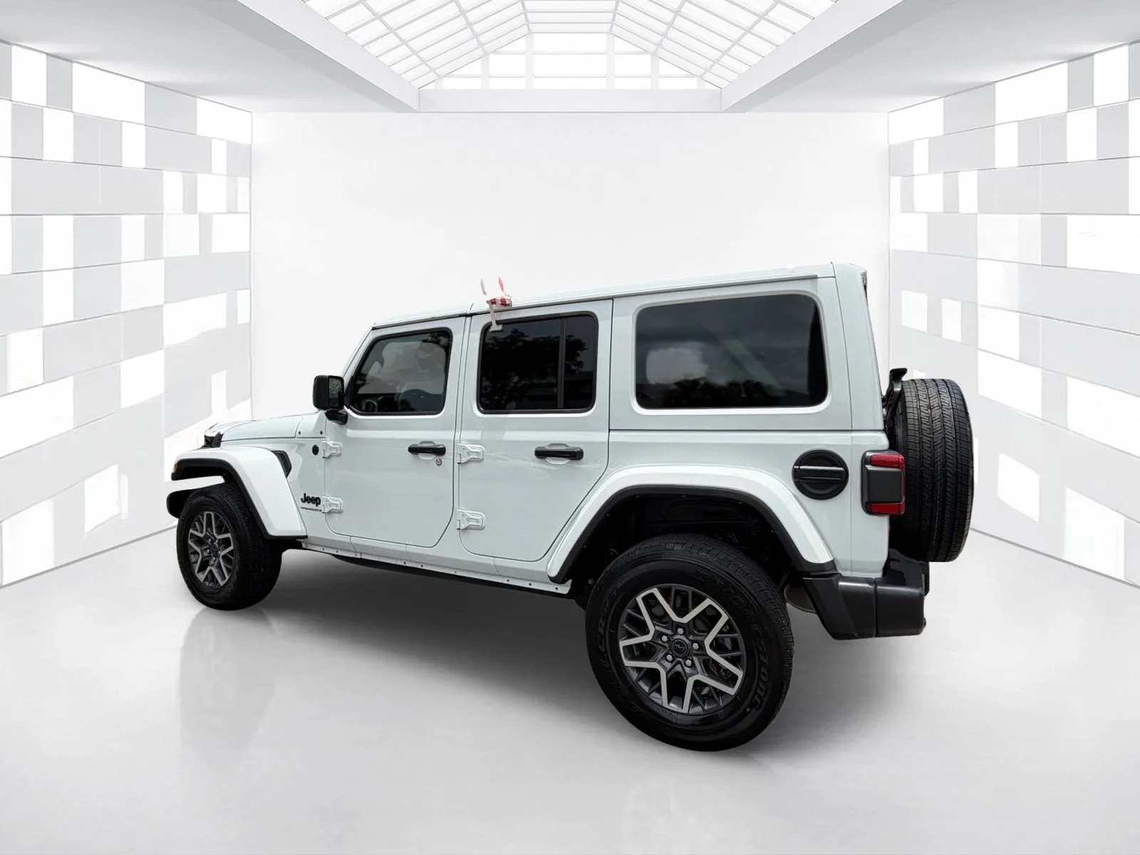 2025 Jeep Wrangler Sahara photo 5
