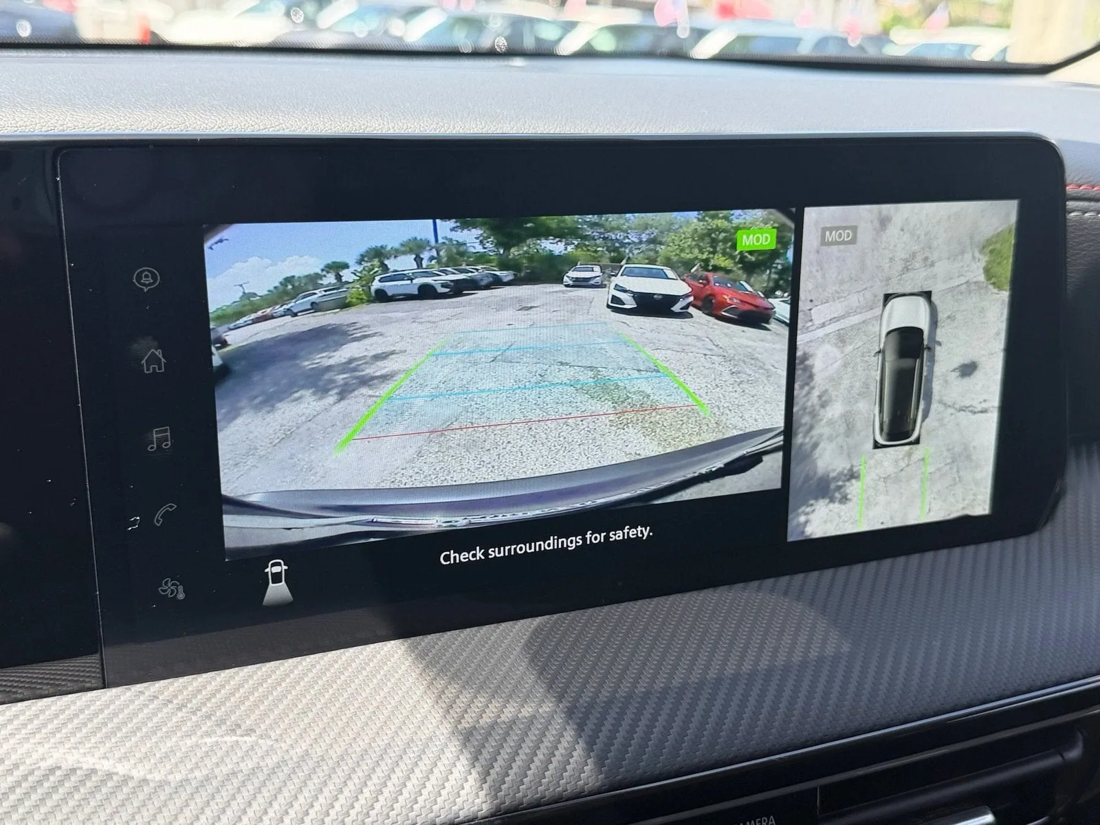 2025 Nissan Kicks SR photo 22