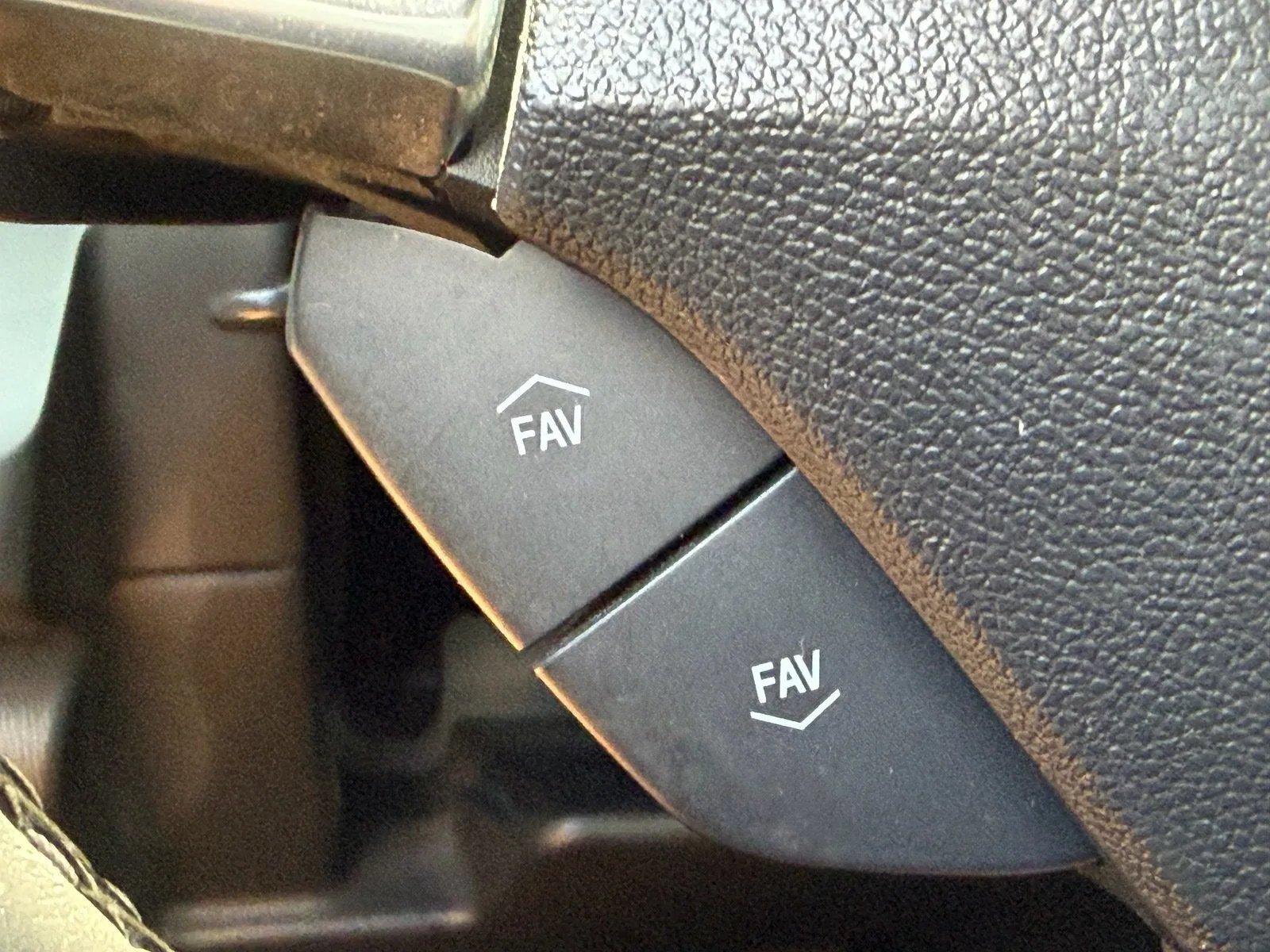 2018 Chevrolet Camaro 1LT photo 27