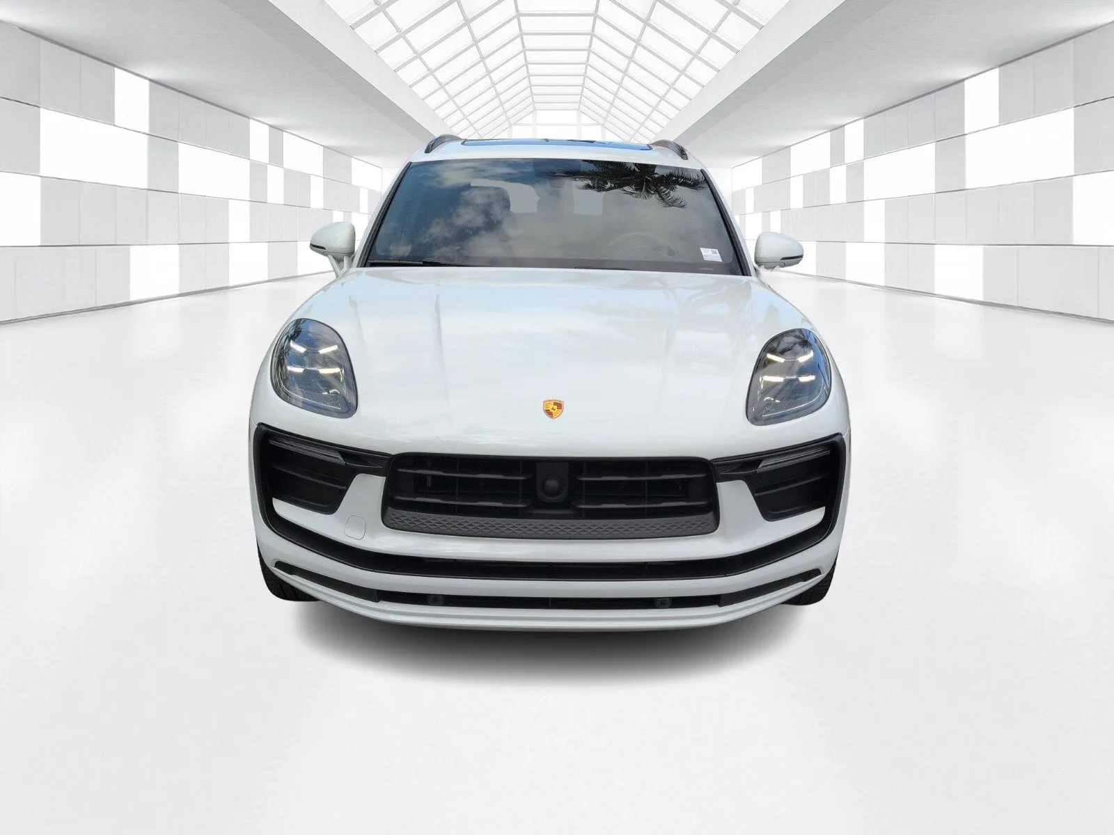 2023 Porsche Macan T photo 2