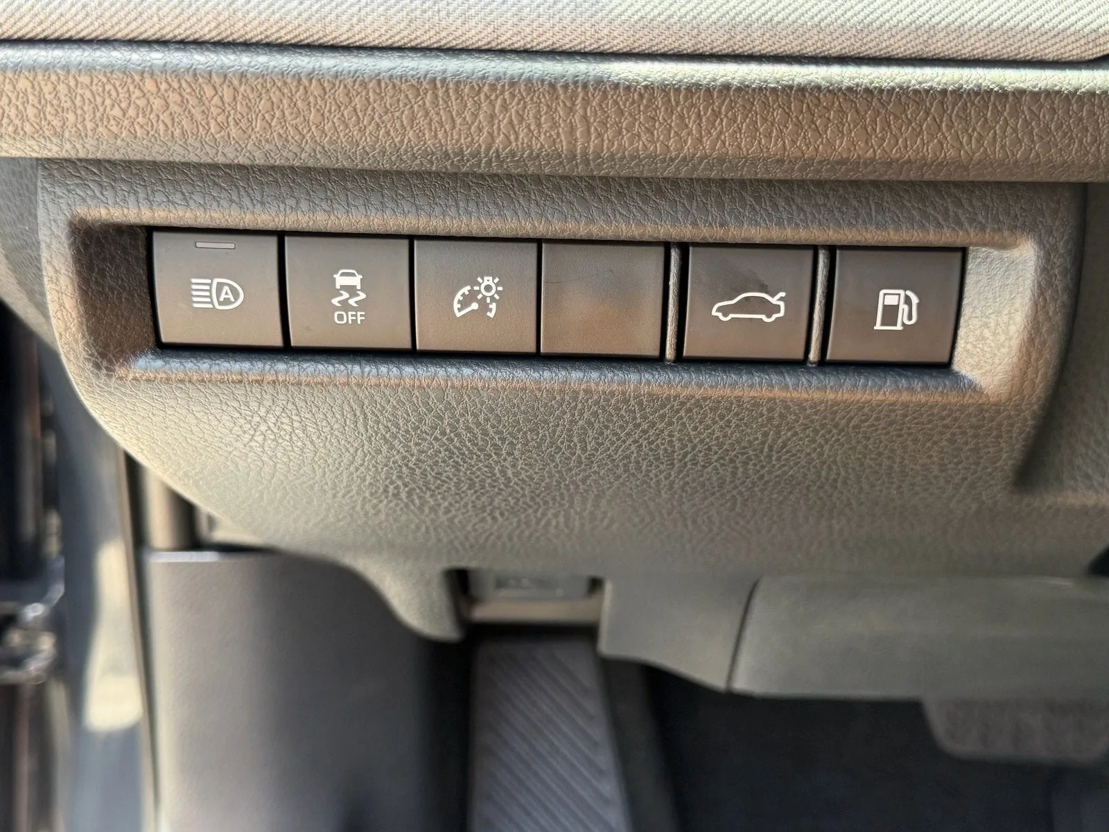 2026 Toyota Camry LE photo 34
