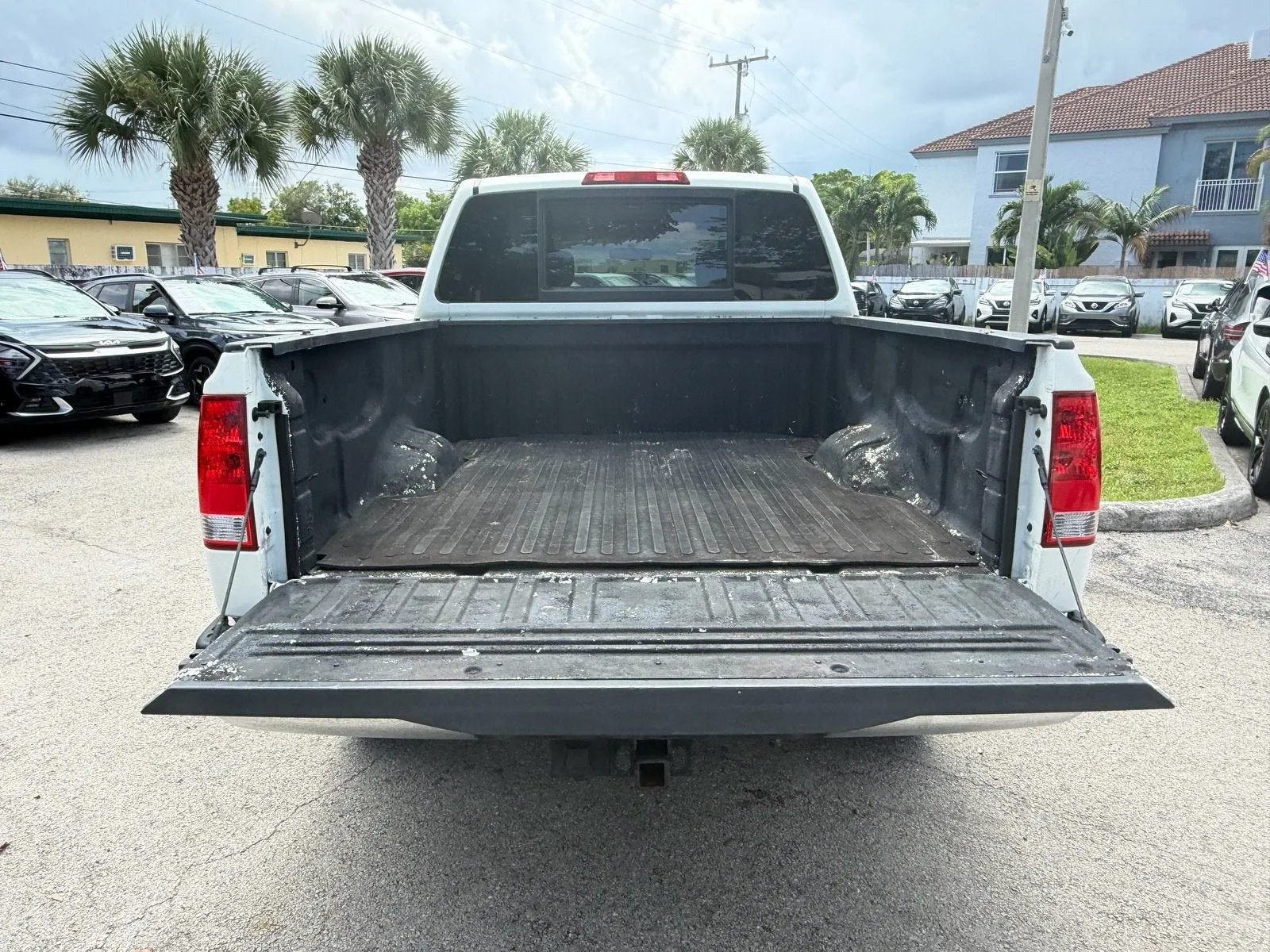 2011 Nissan Titan SV photo 14