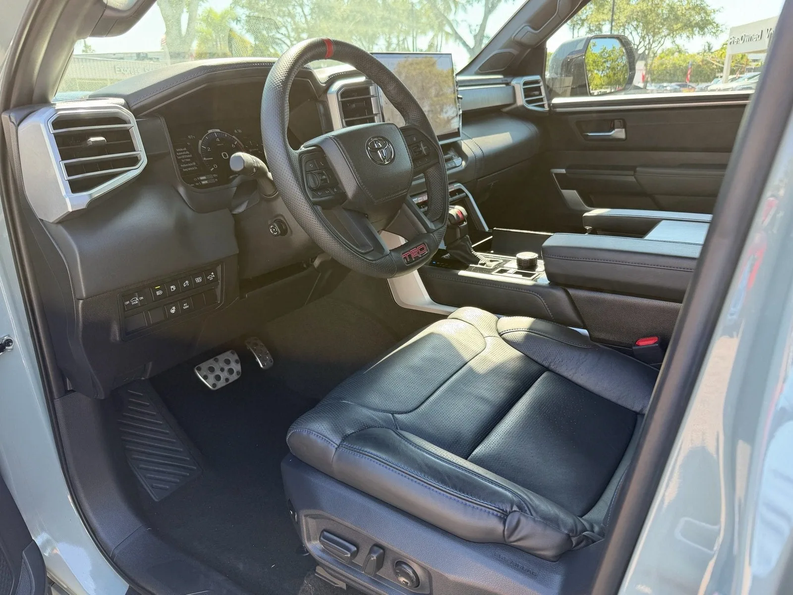 2025 Toyota Sequoia Platinum photo 12