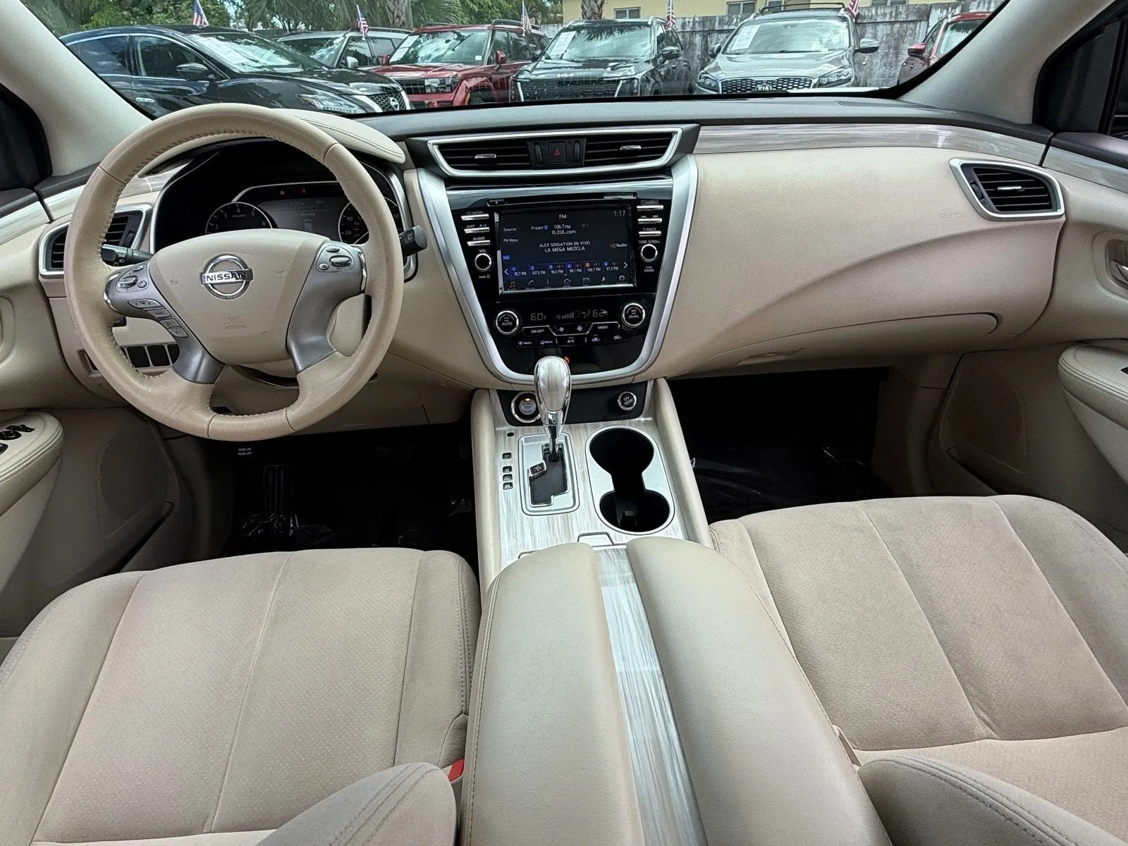 2016 Nissan Murano SV photo 14
