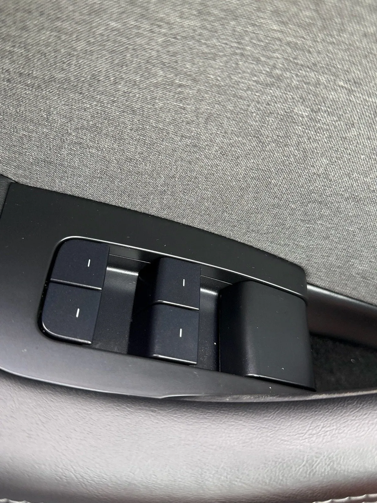 2025 Tesla Model 3 Long Range photo 29
