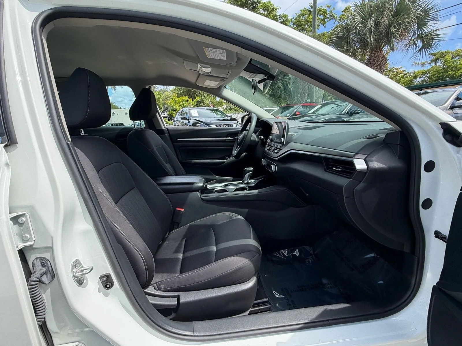 2023 Nissan Altima SV photo 16