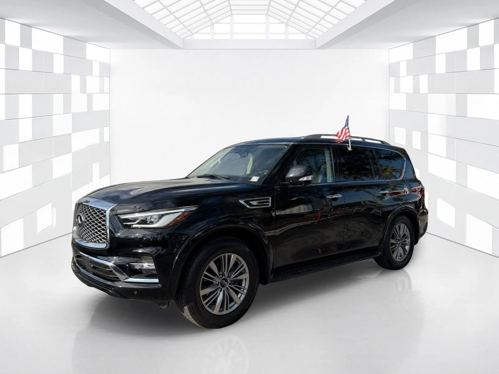 2021 INFINITI QX80 LUXE photo 3