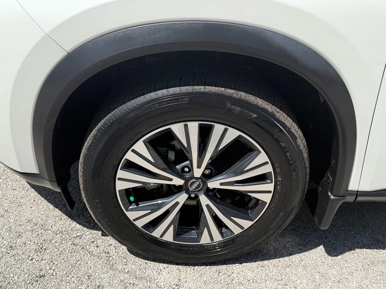 2023 Nissan Rogue SV photo 21