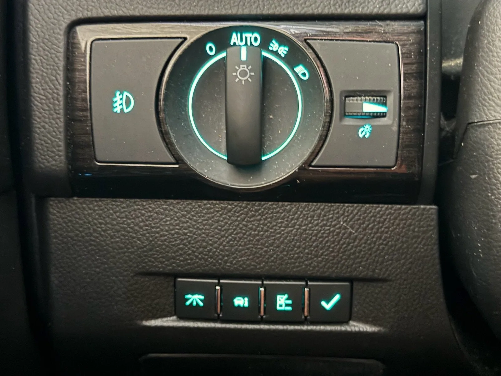 2015 Chevrolet Captiva Sport Fleet LS photo 26