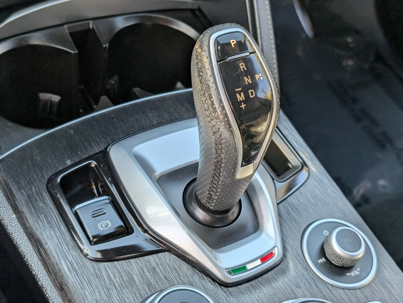 2023 Alfa Romeo Stelvio Sprint photo 28