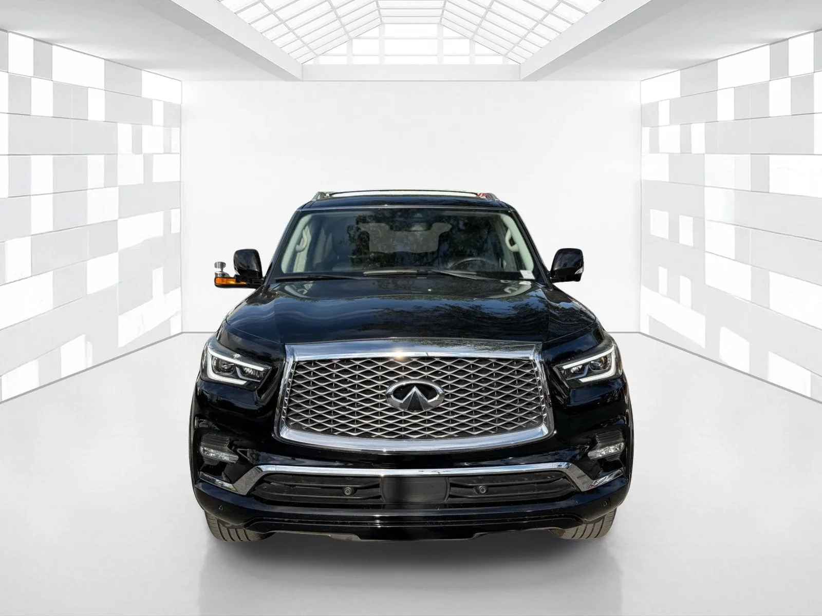 2021 INFINITI QX80 LUXE photo 2