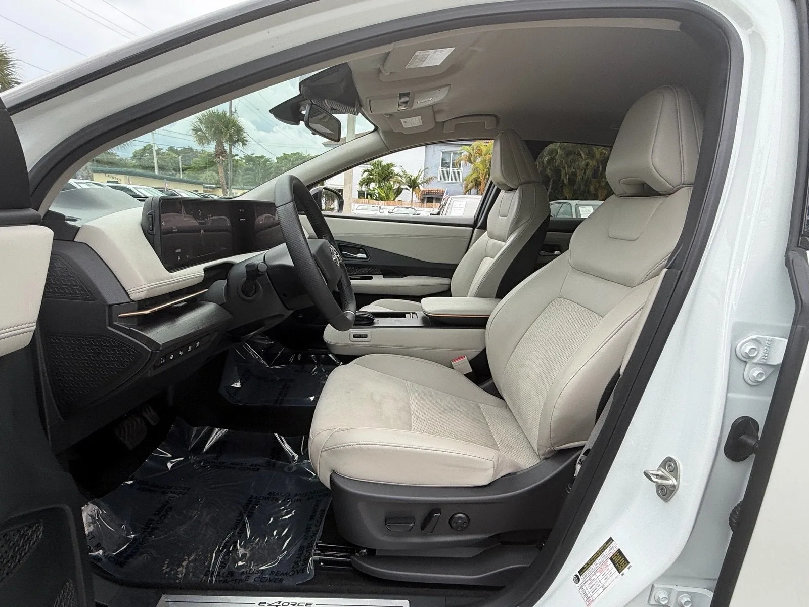 2025 Nissan ARIYA ENGAGE photo 9