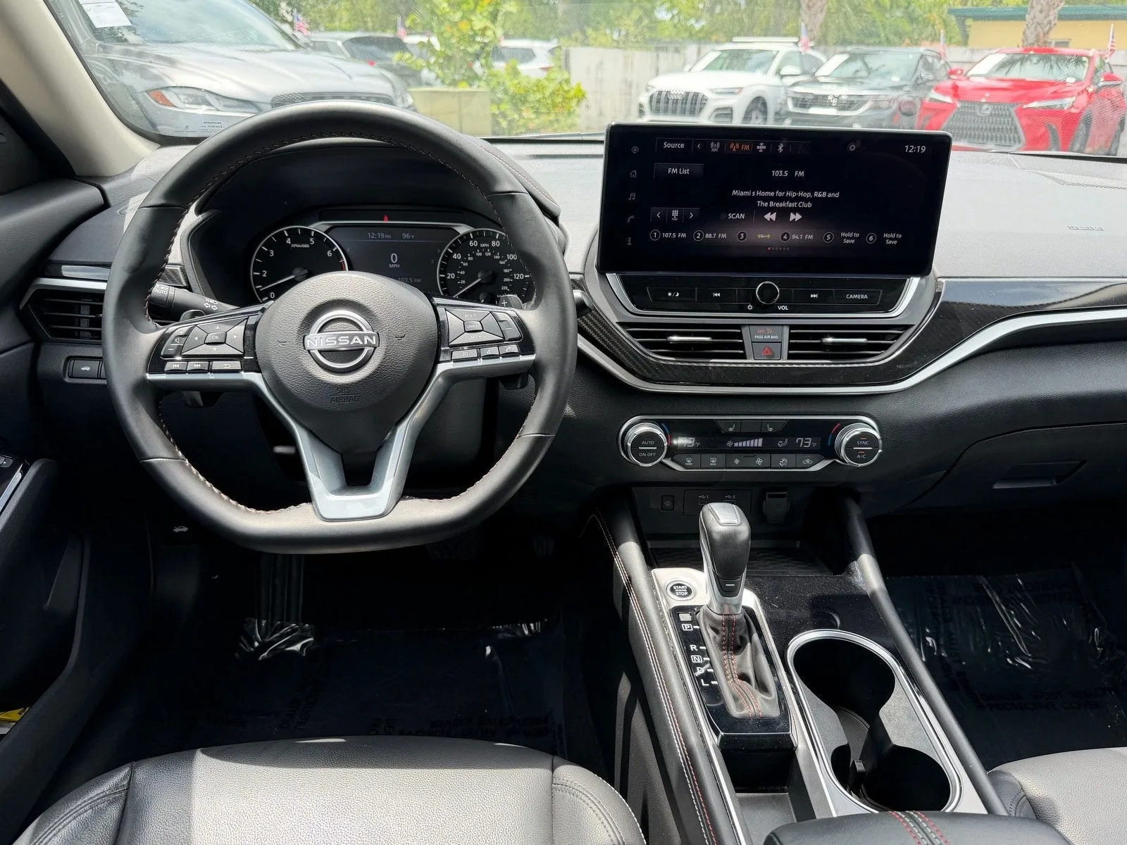2025 Nissan Altima SR photo 13