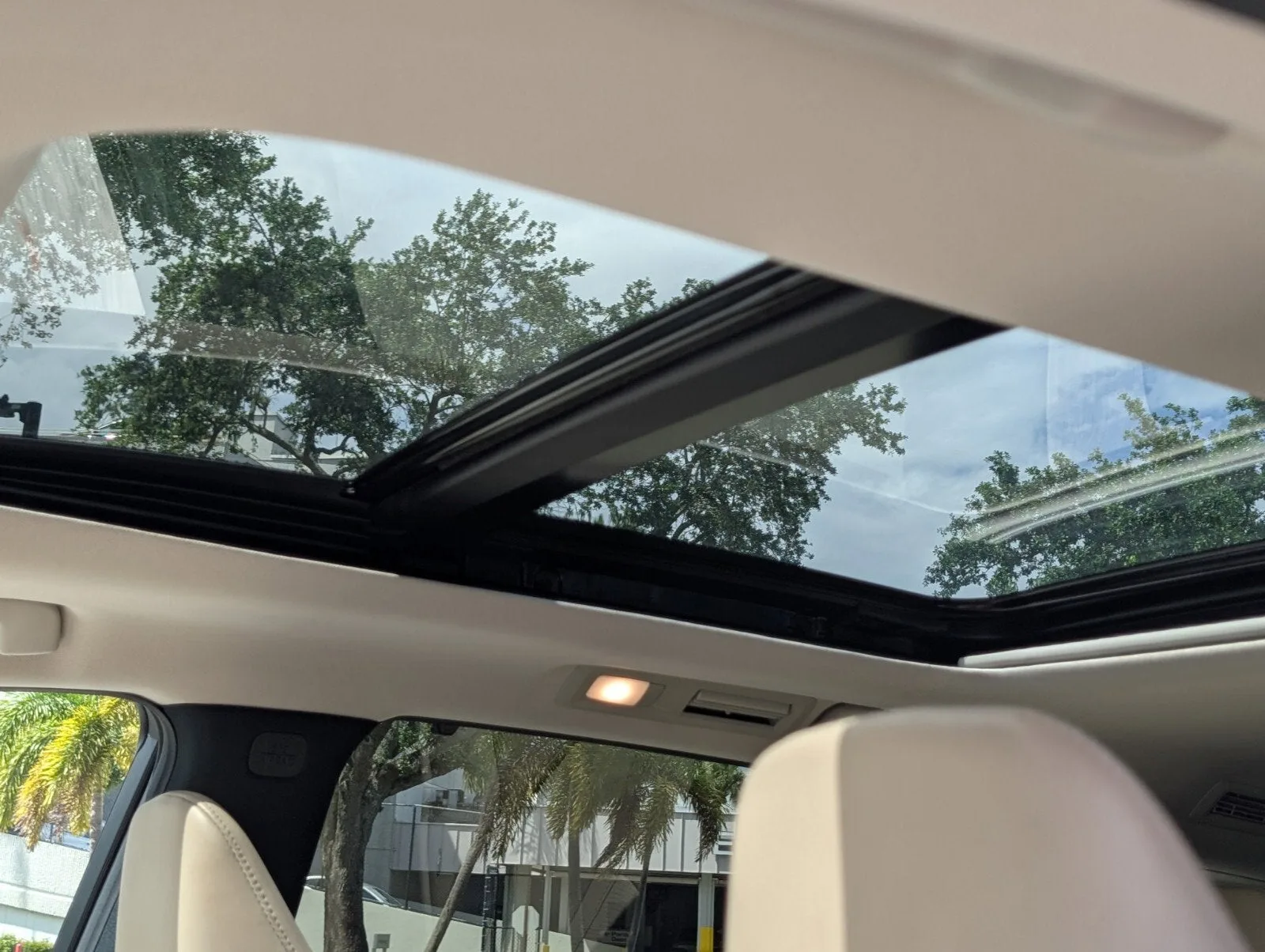 2023 INFINITI QX60 LUXE photo 23