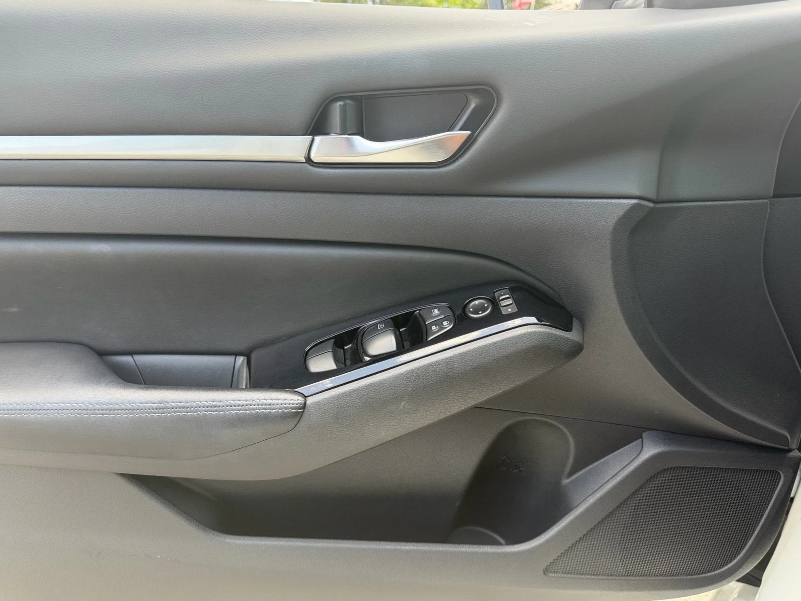 2023 Nissan Altima SV photo 31
