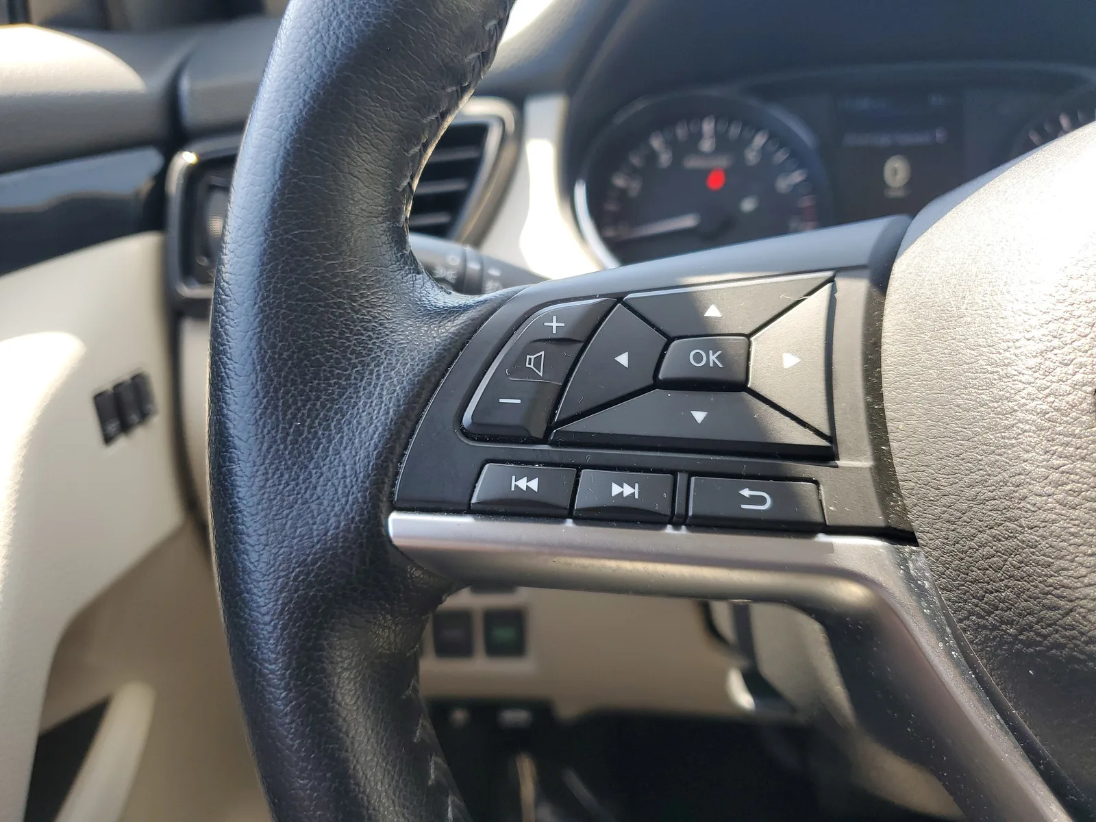 2022 Nissan Rogue Sport SV photo 18