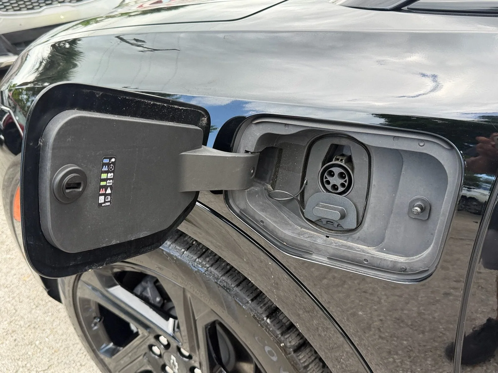 2024 Chevrolet Equinox EV RS photo 21