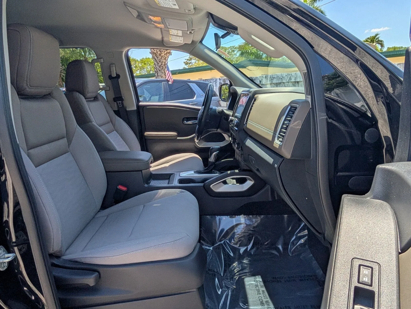 2022 Nissan Frontier Crew Cab SV photo 17