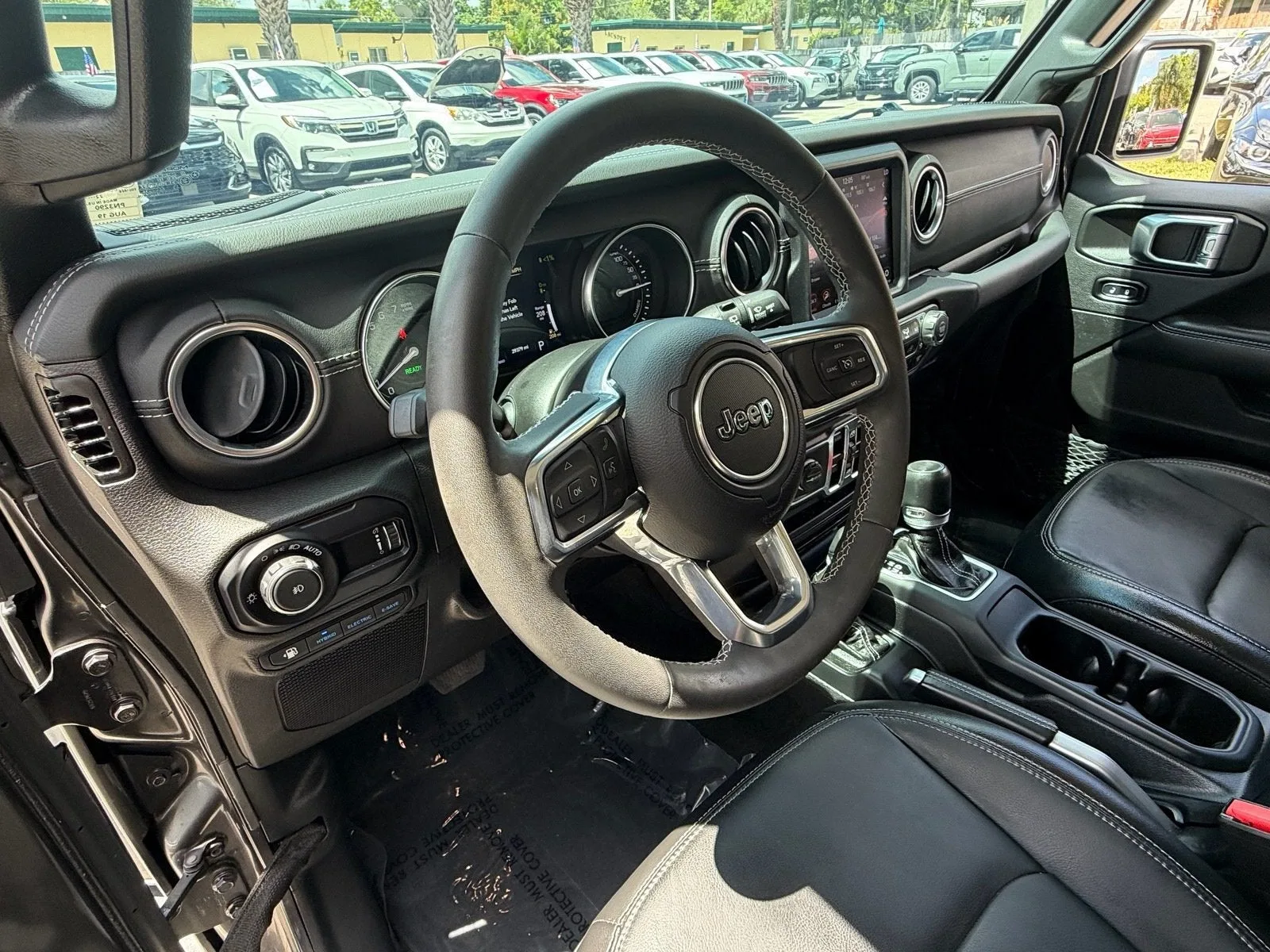 2023 Jeep Wrangler 4xe Sahara photo 10