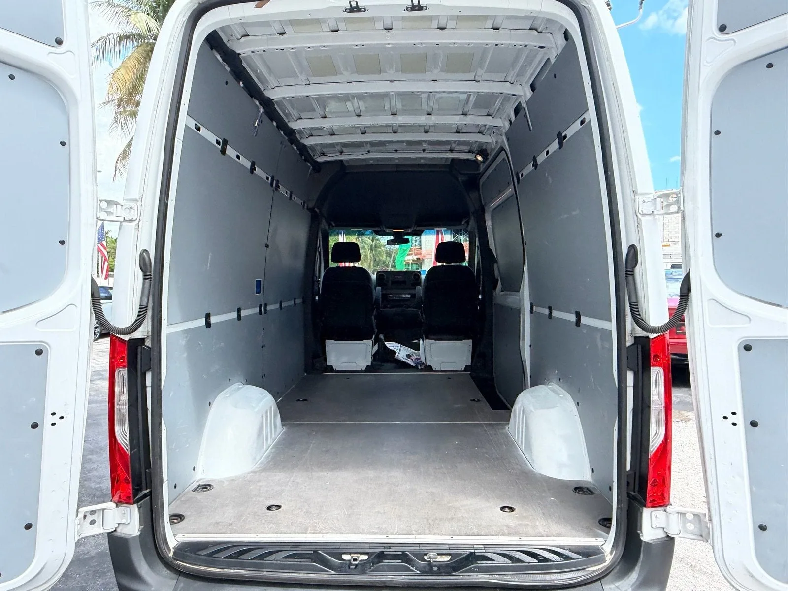 2022 Mercedes-Benz Sprinter Cargo Van Cargo 144 WB photo 15