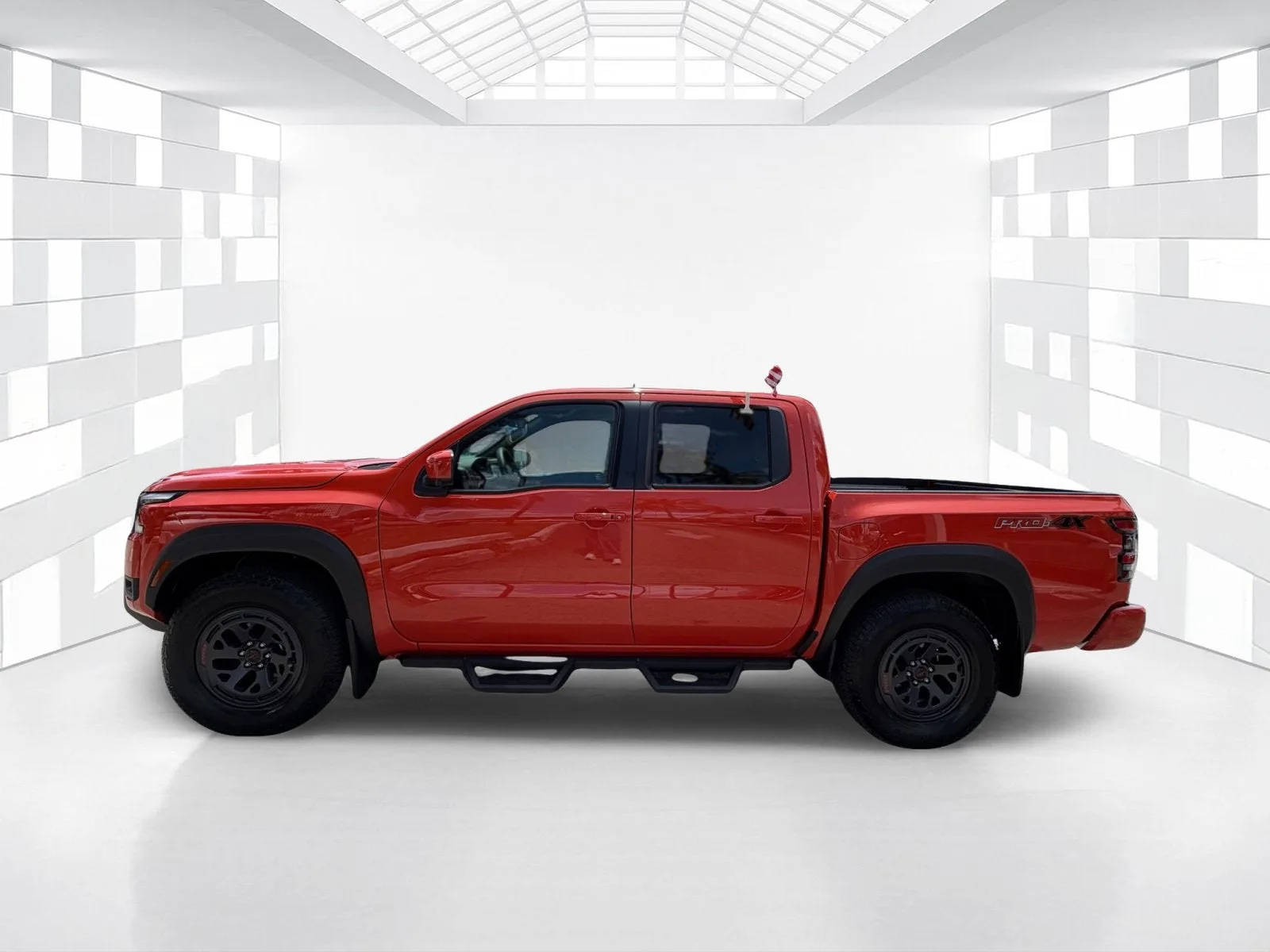 2025 Nissan Frontier Crew Cab PRO-4X® photo 4
