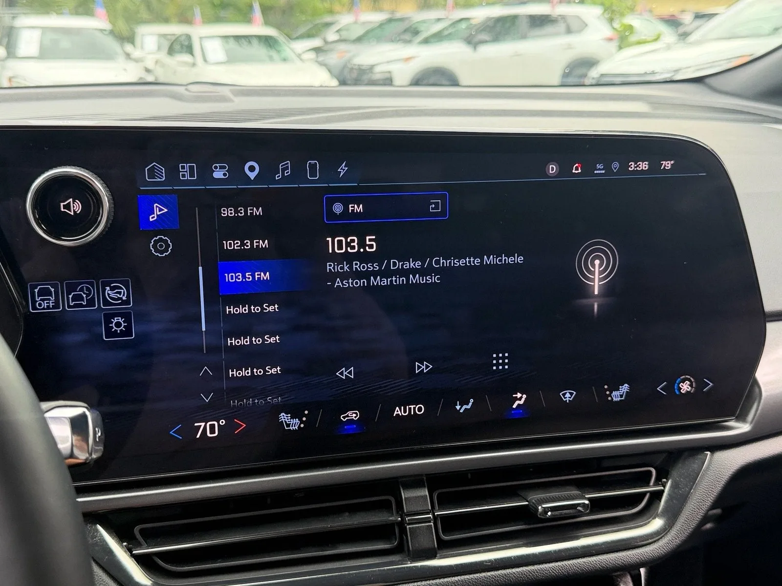 2024 Chevrolet Equinox EV RS photo 22