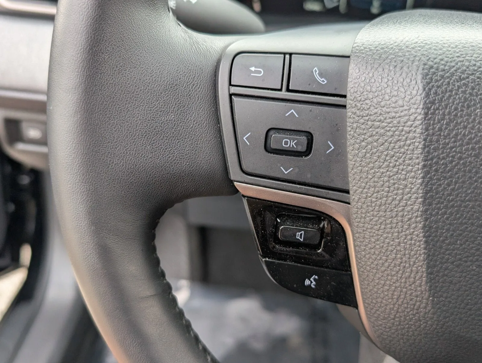 2025 Toyota Camry LE photo 30