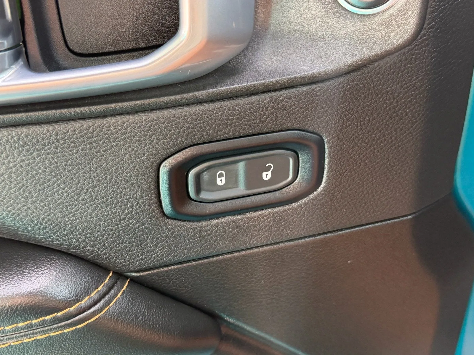 2024 Jeep Wrangler 4xe Sahara photo 29