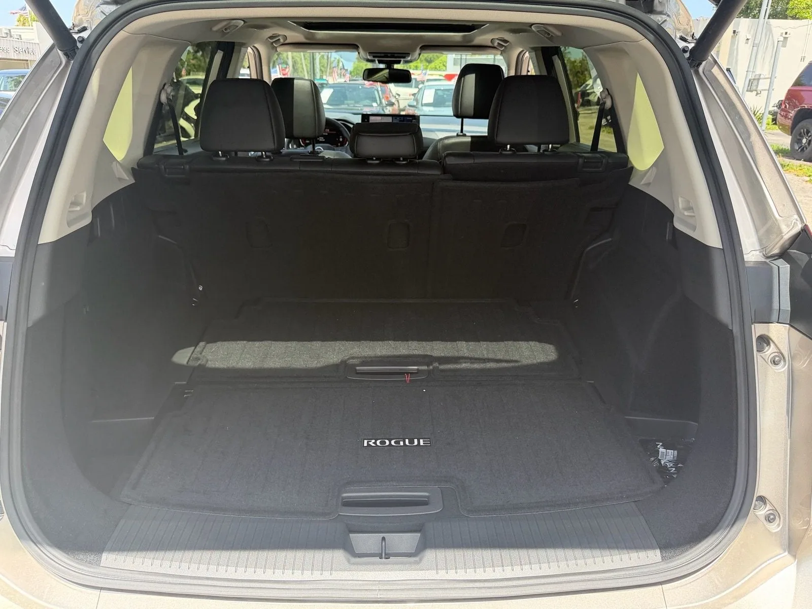 2026 Nissan Rogue Platinum photo 15