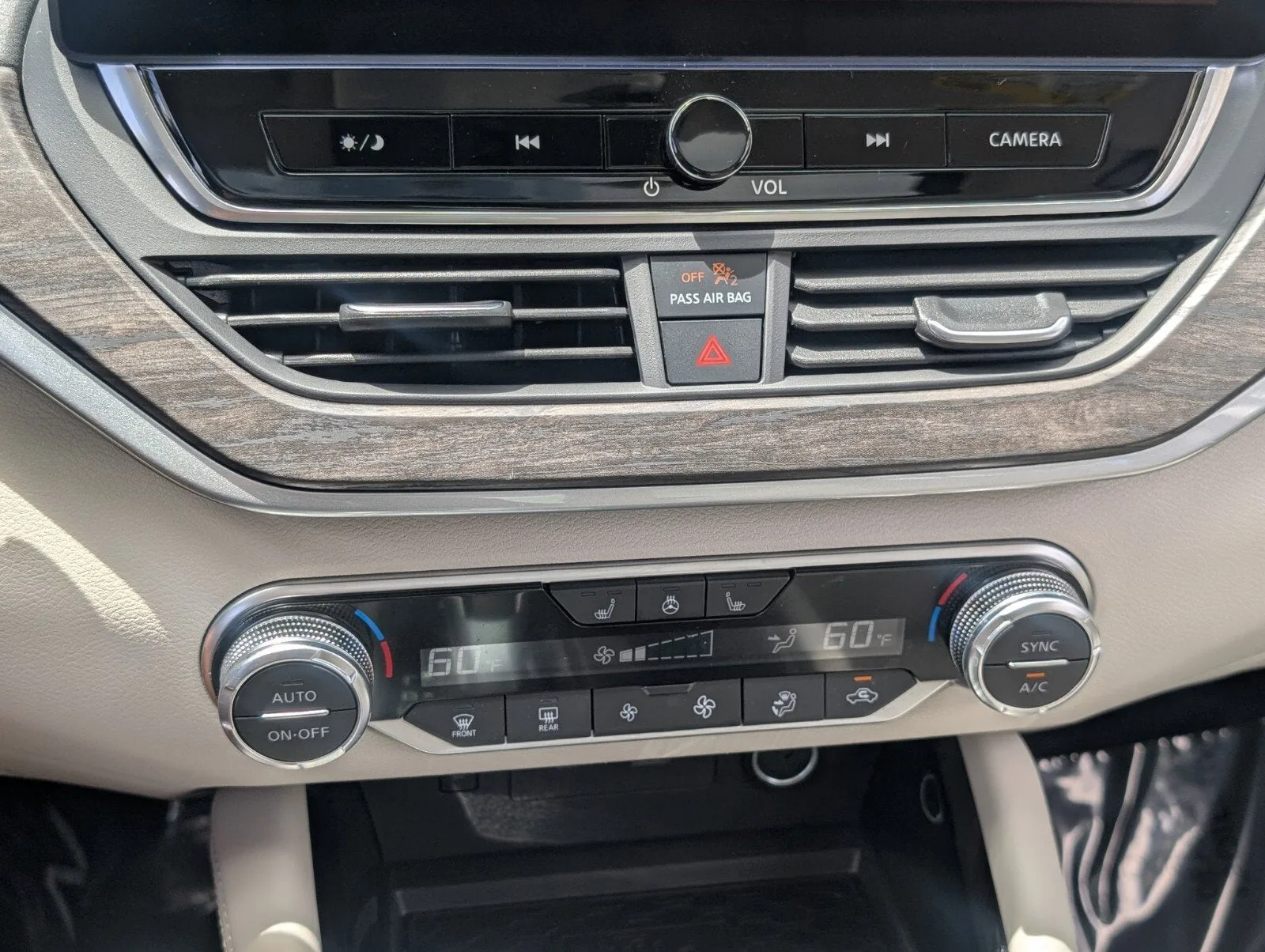 2025 Nissan Altima SL photo 26