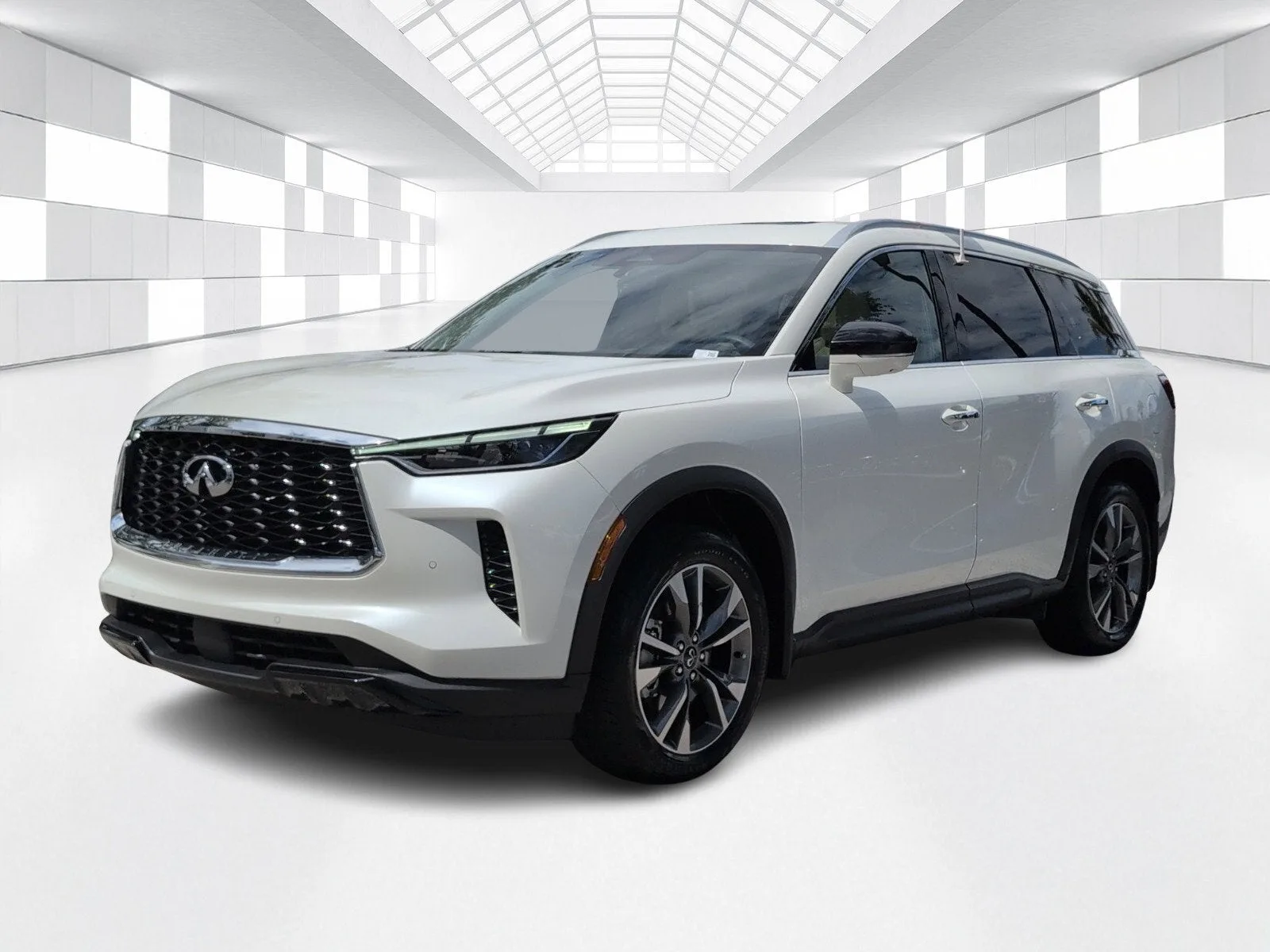 2023 INFINITI QX60 LUXE photo 3