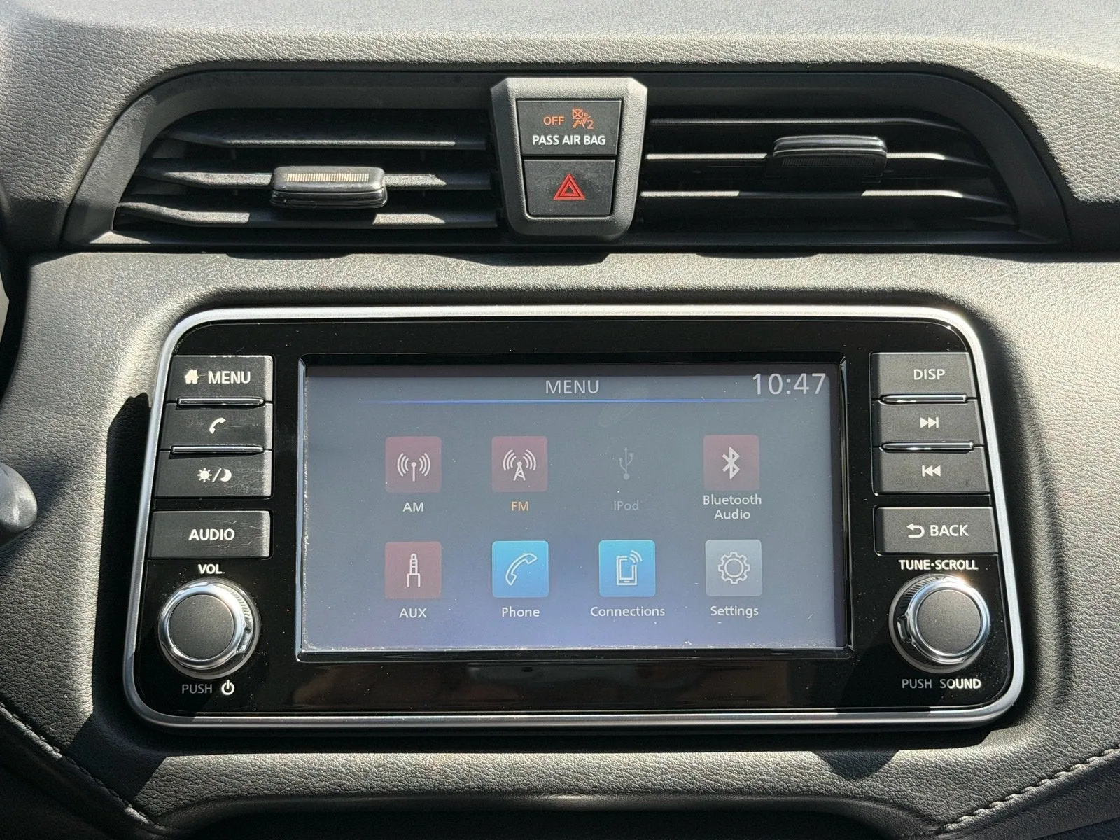 2025 Nissan Versa S photo 16