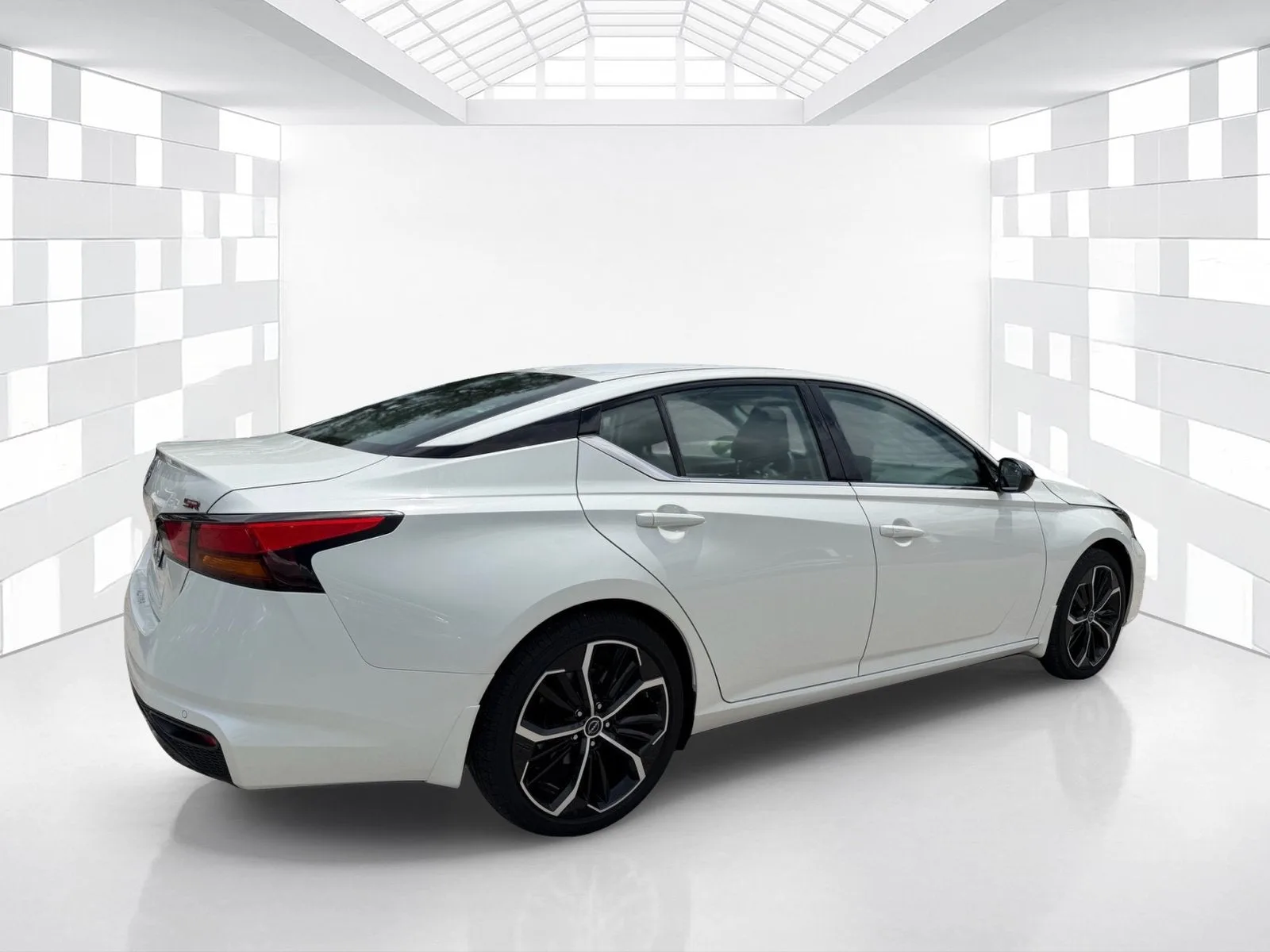 2025 Nissan Altima SR photo 7